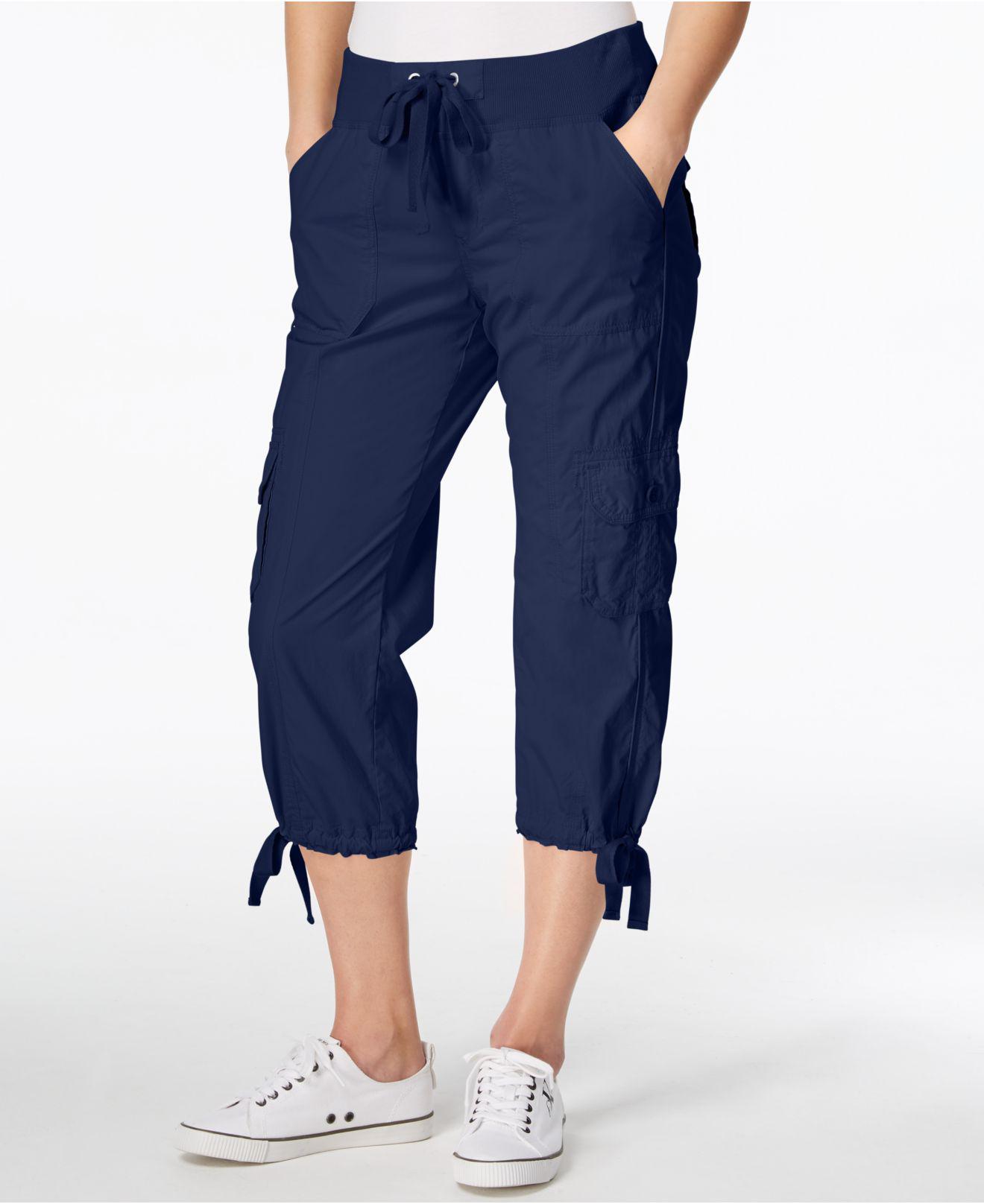 Calvin Klein Performance Poplin Capri Cargo Pants in Blue | Lyst