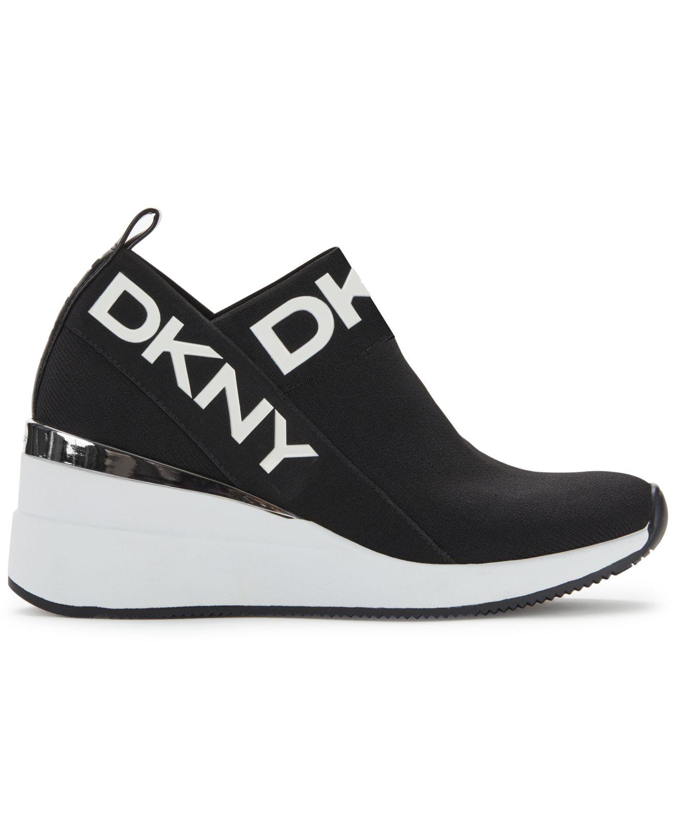 spiralformet Person med ansvar for sportsspil underskud DKNY Paz Sneakers in Black | Lyst