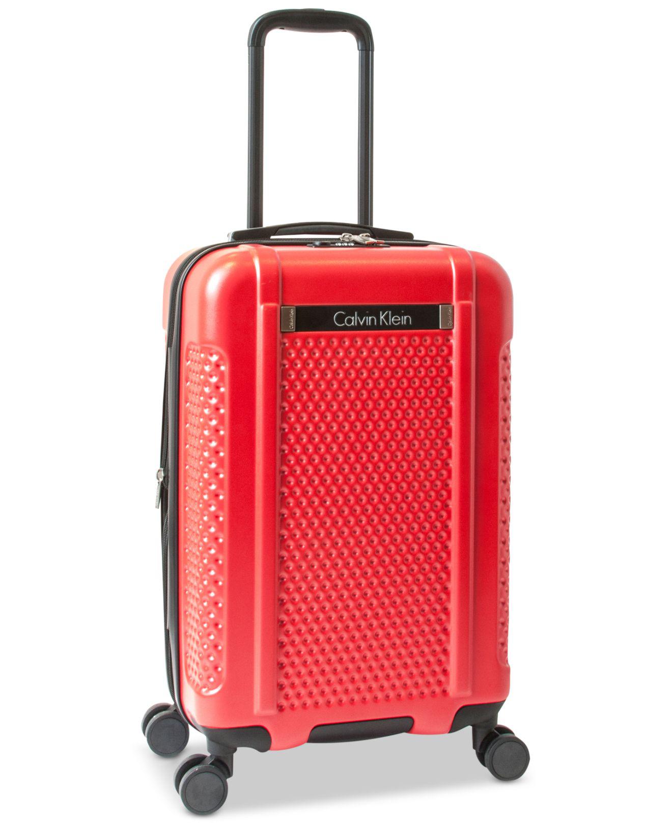 calvin klein driver 28 expandable hardside spinner suitcase