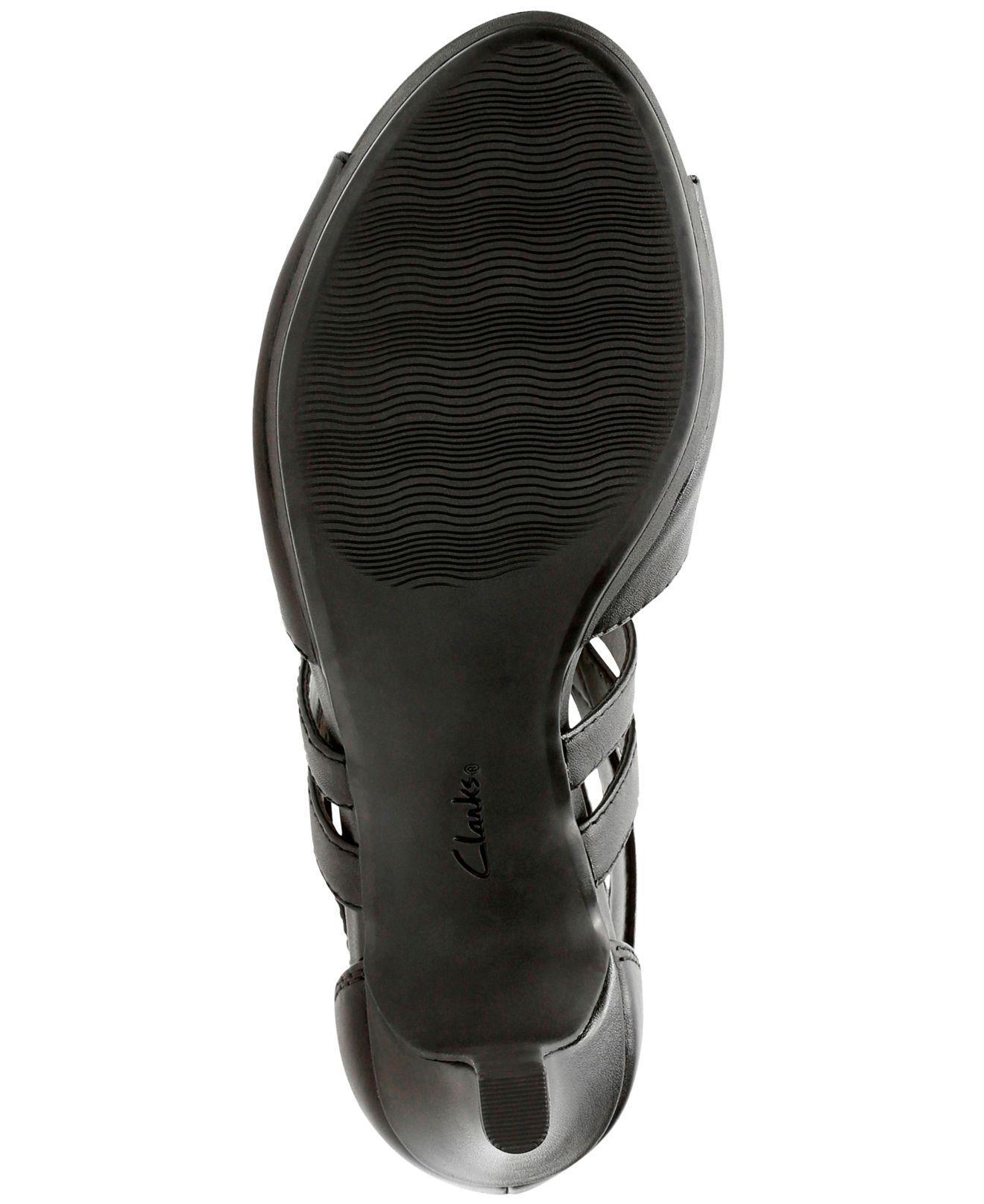 clarks adriel elaina