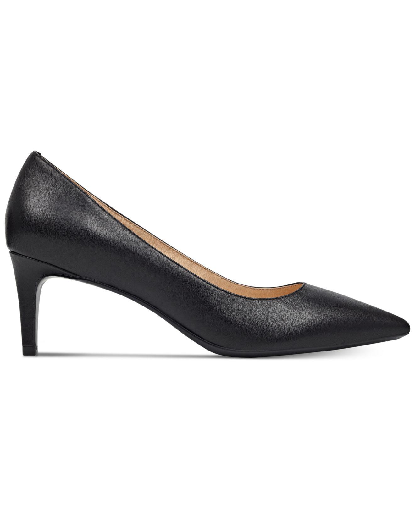 nine west soho classic pumps