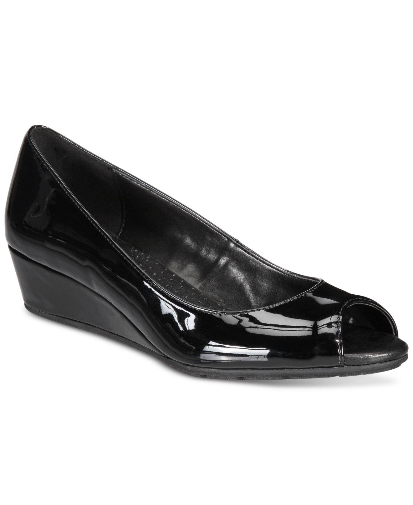 open toe wedge pumps