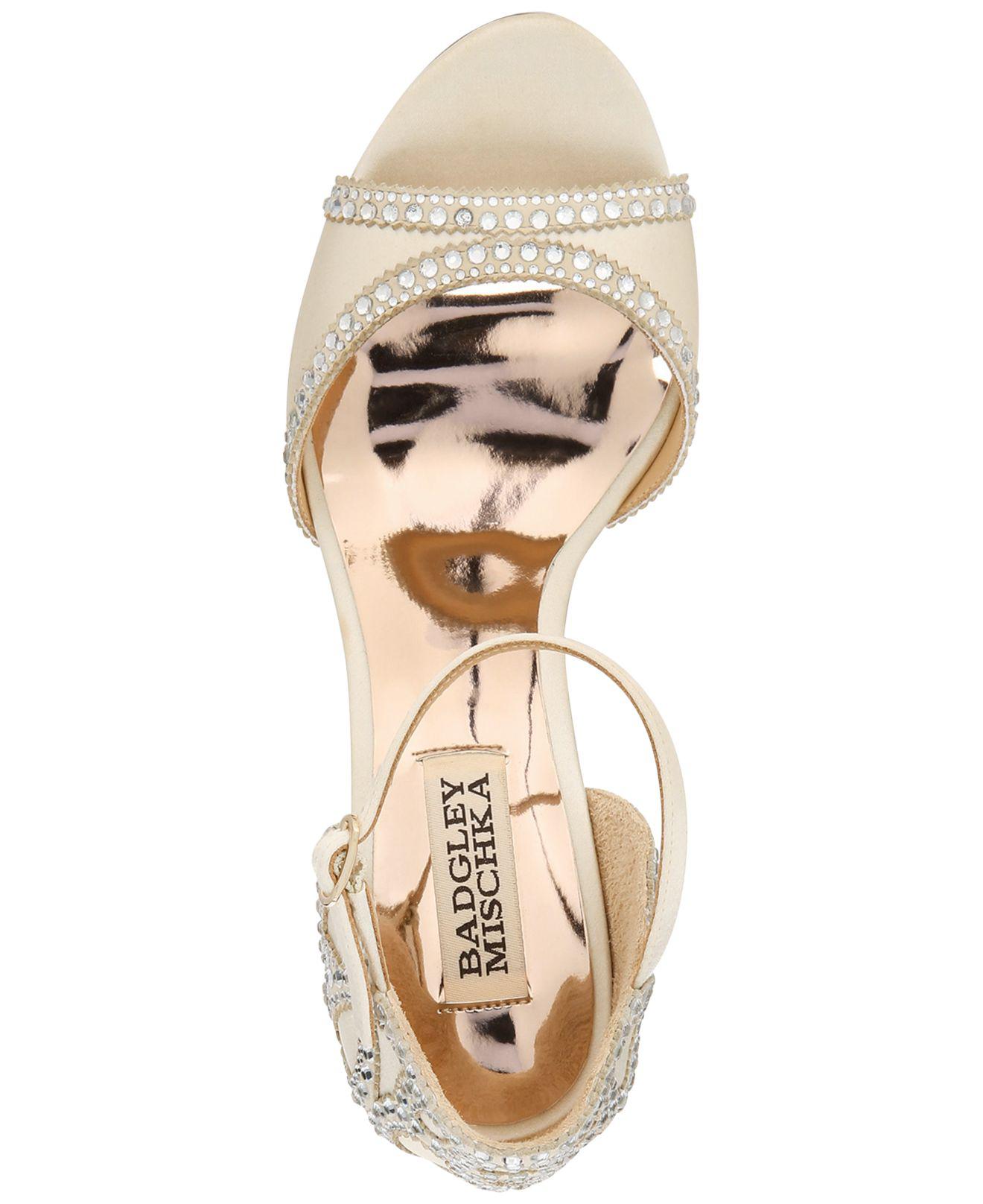 badgley mischka block heel ivory