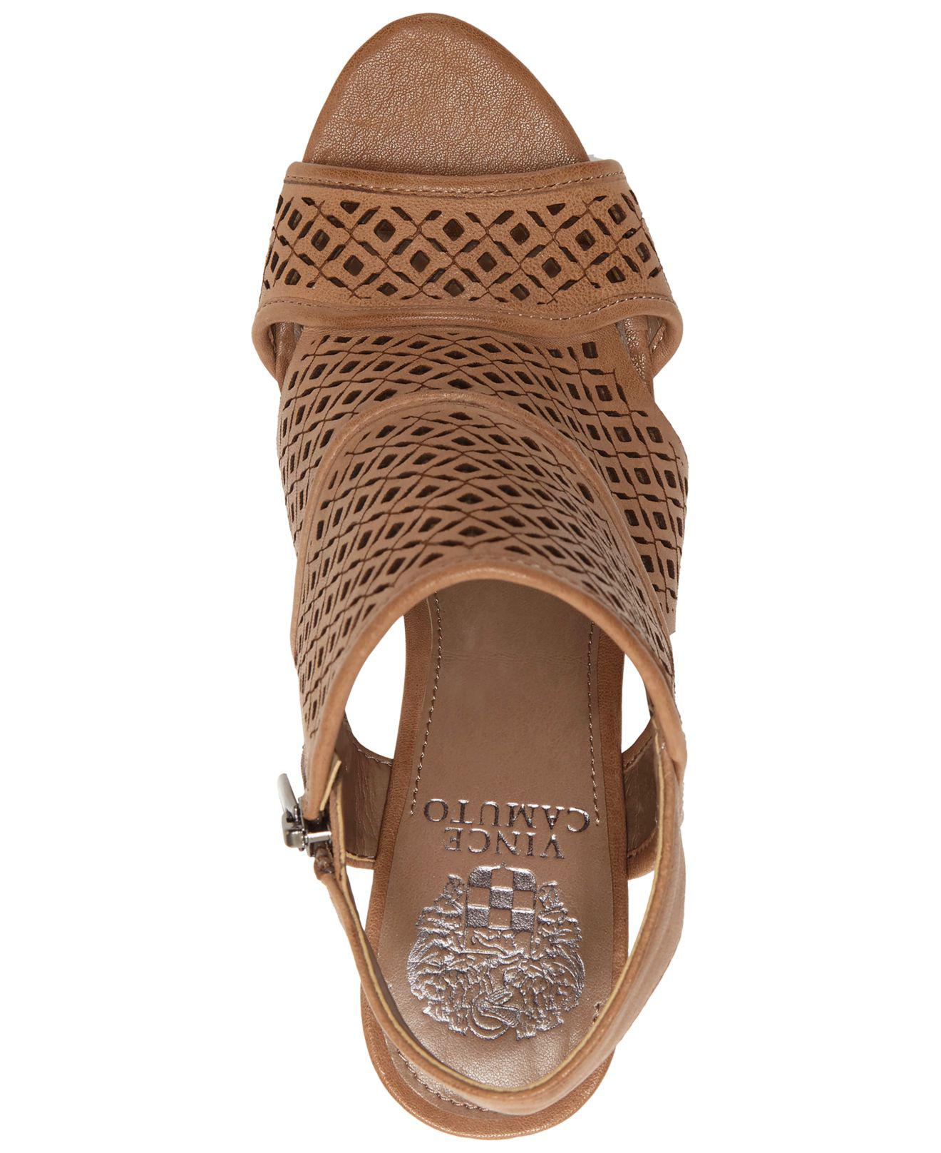 vince camuto ekanya