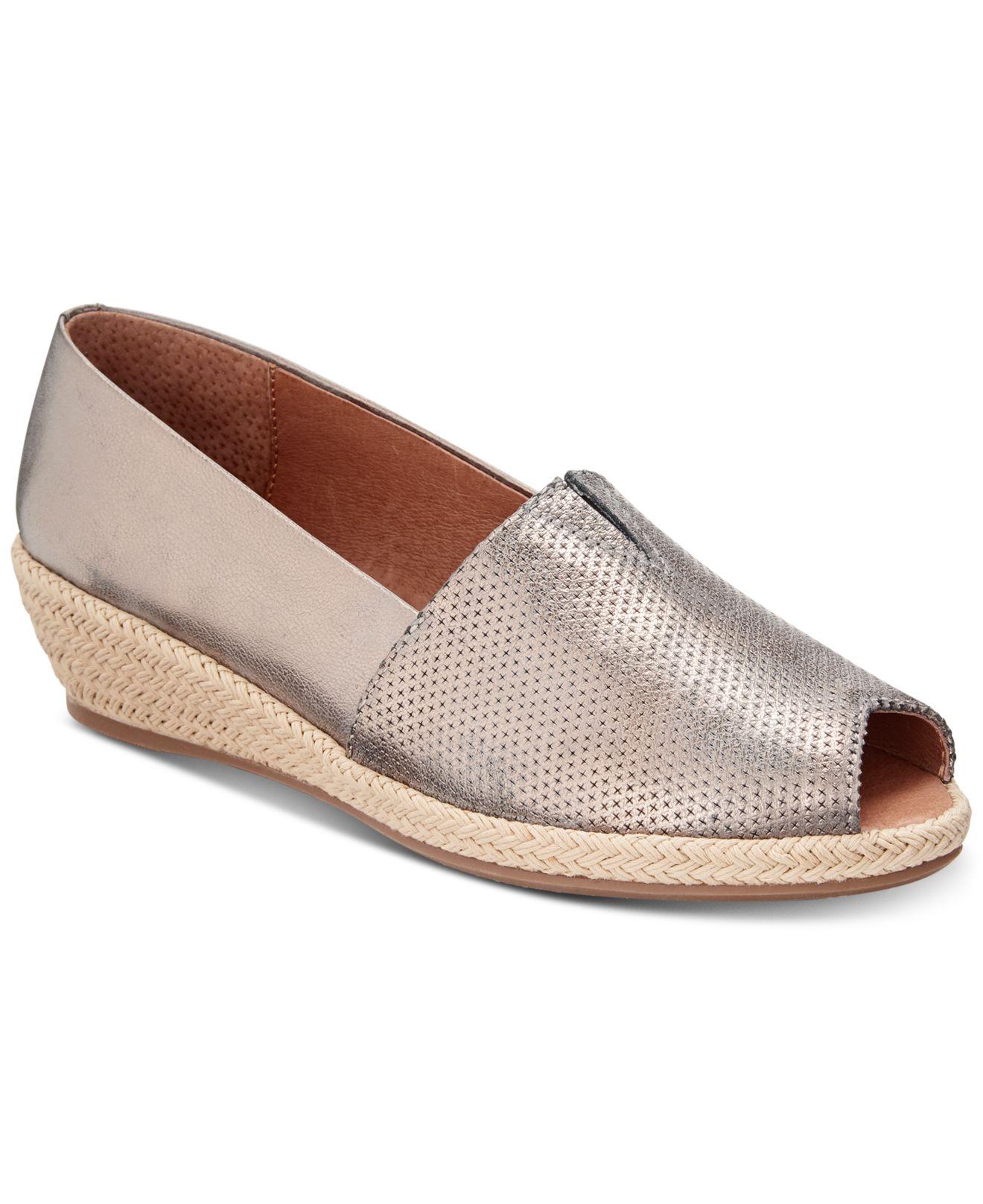 gentle souls wedges by kenneth cole