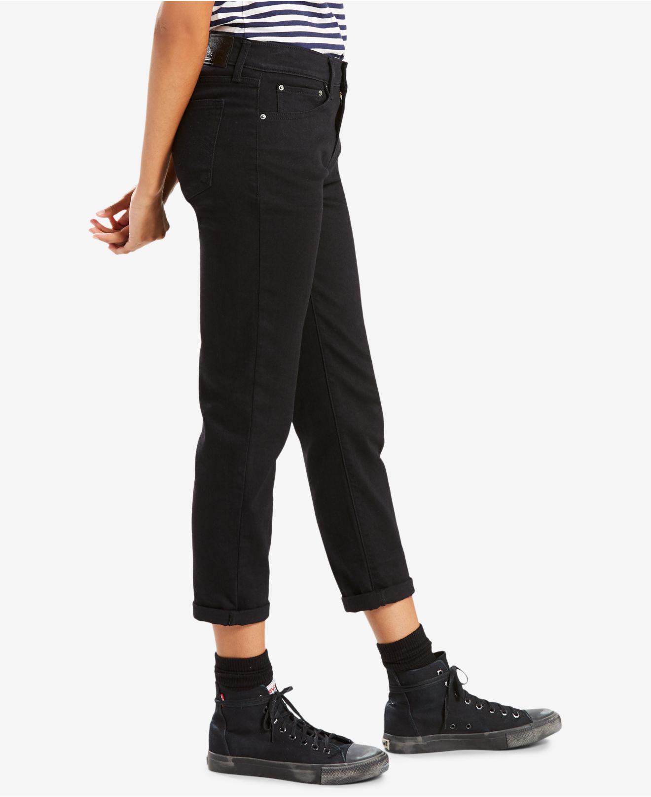 levis black boyfriend jeans