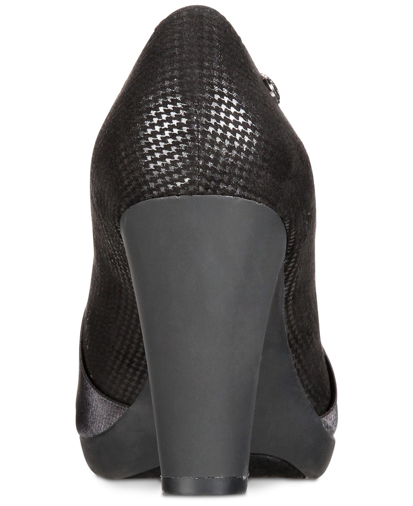 anne klein x ray pump