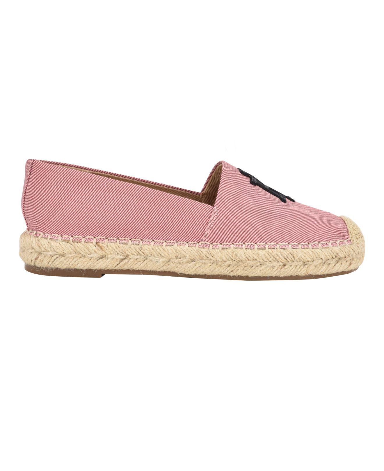 Tommy Hilfiger Peanni Flat Espadrille Closed Toe Shoes in Pink | Lyst