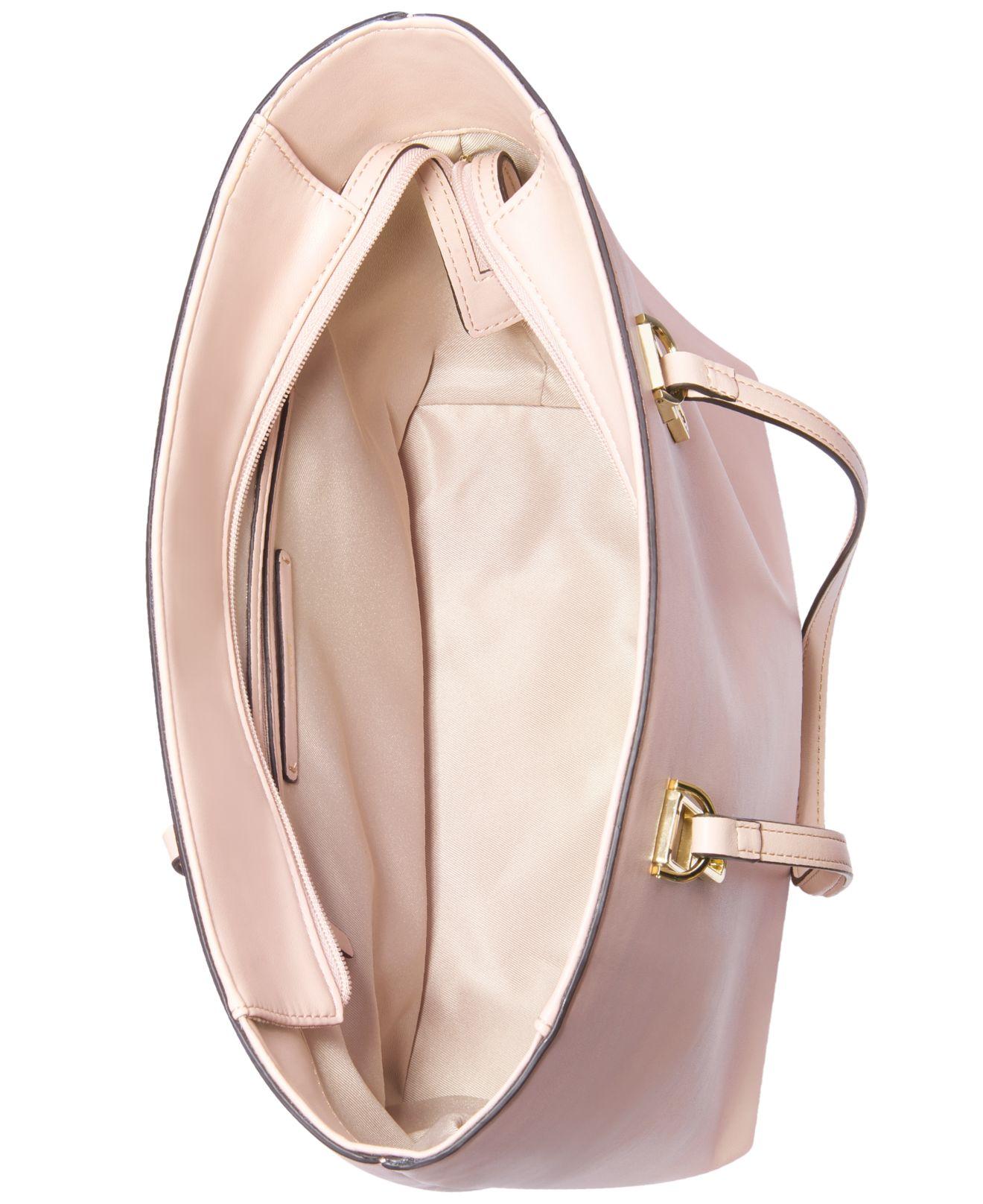 nine west criselda tote