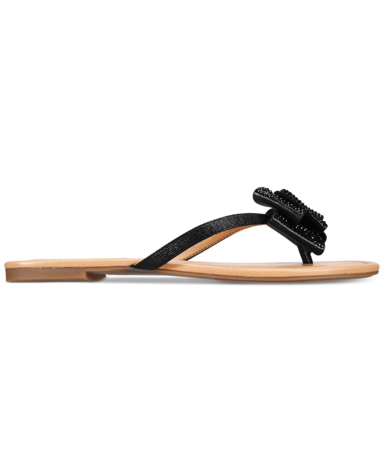 INC International Concepts Women's Mabae Bow Flat Sandals in Black | Lyst