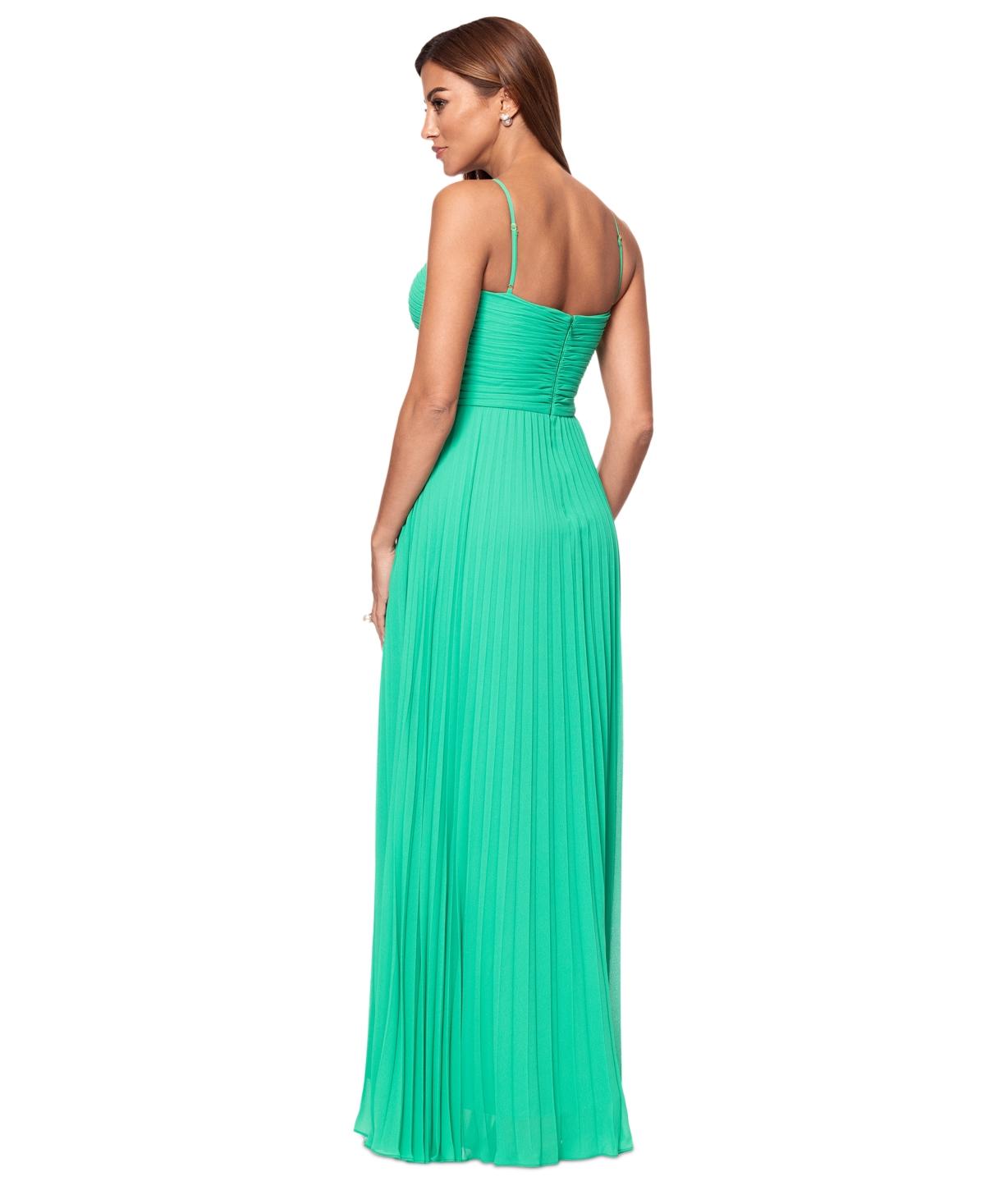 Xscape V-neck Pleated Sleeveless Gown in Green | Lyst