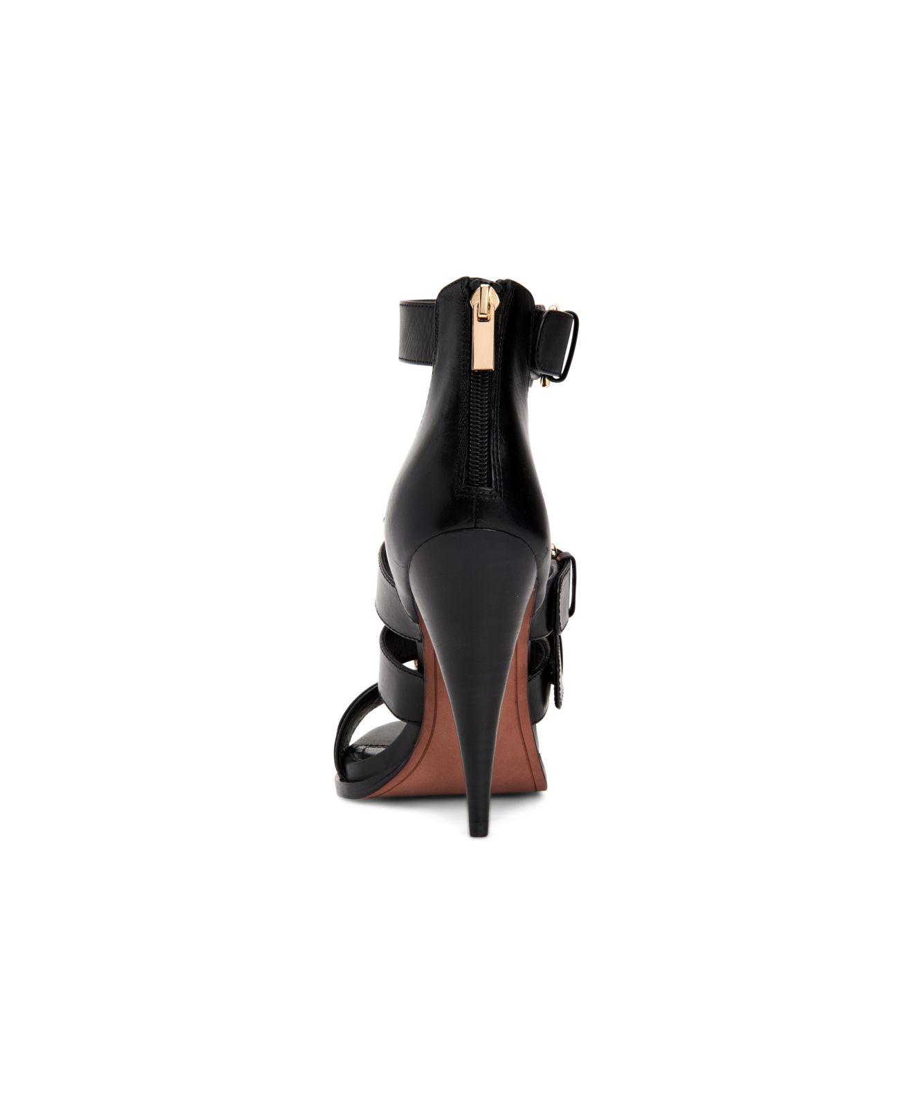 bcbg gloria pump