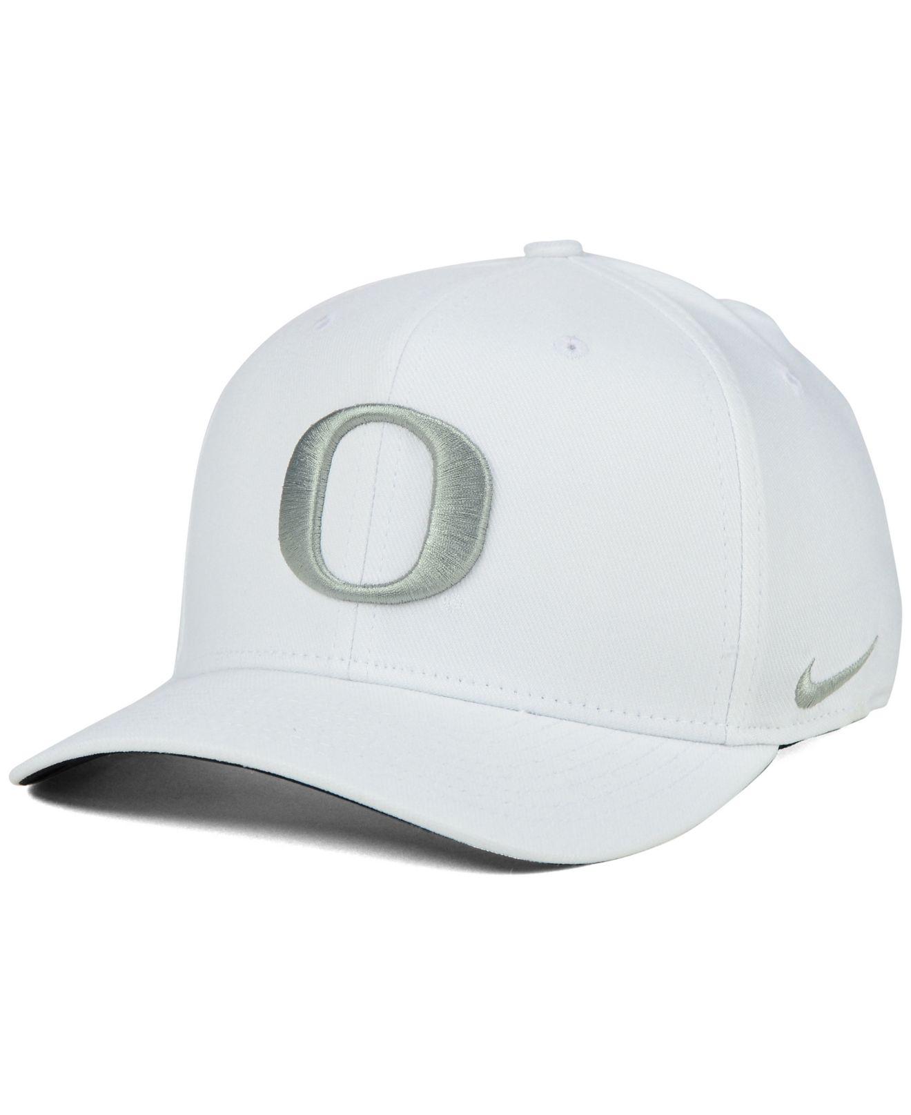 Nike Oregon Ducks Classic Swoosh Cap in White for Men | Lyst