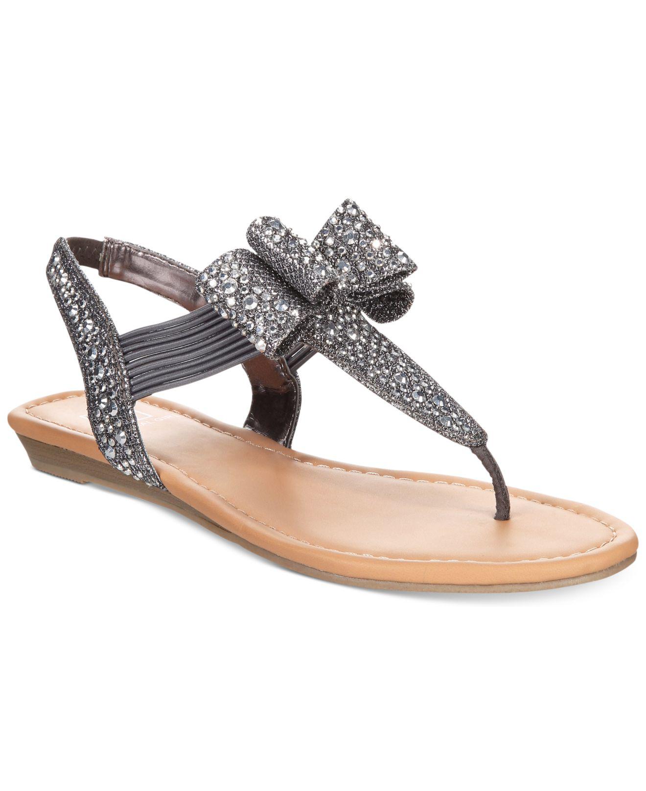 material girl shayleen flat thong sandals