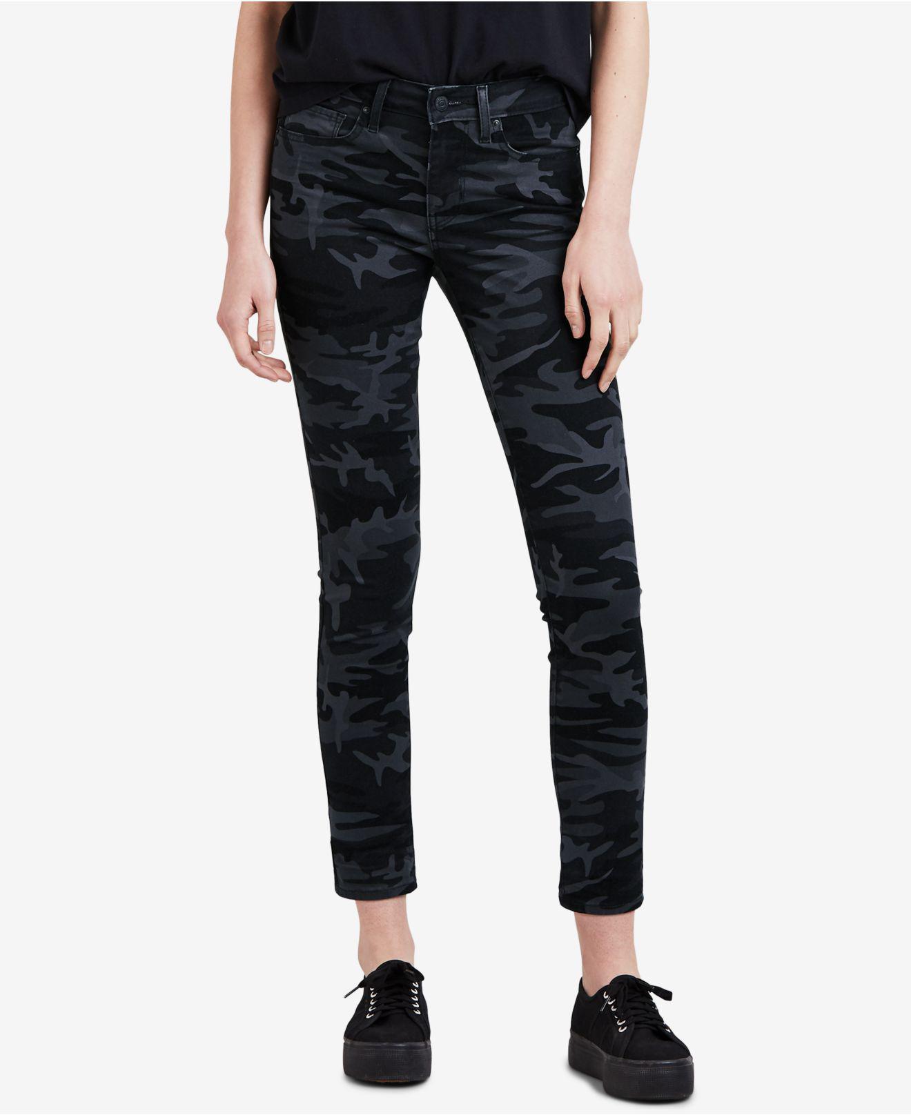 levi's camo joggers