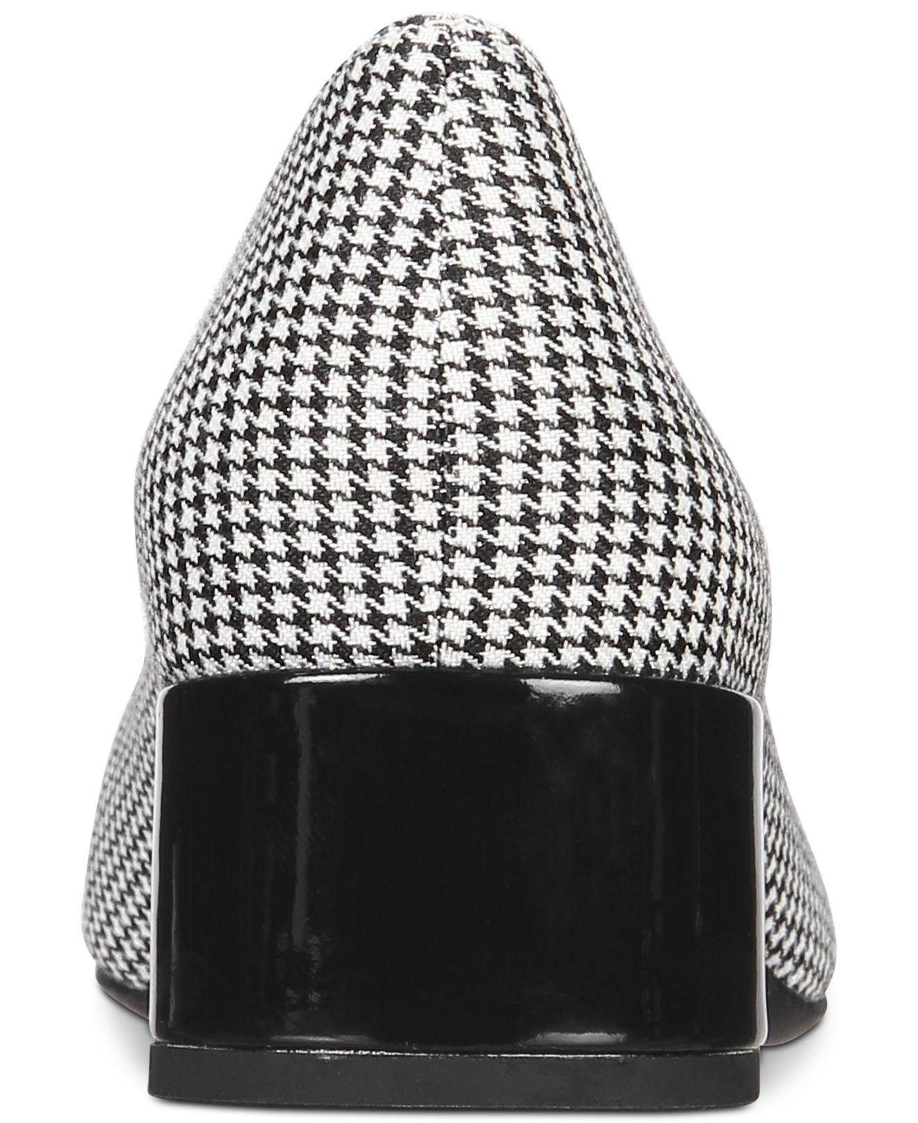 anne klein hira pump