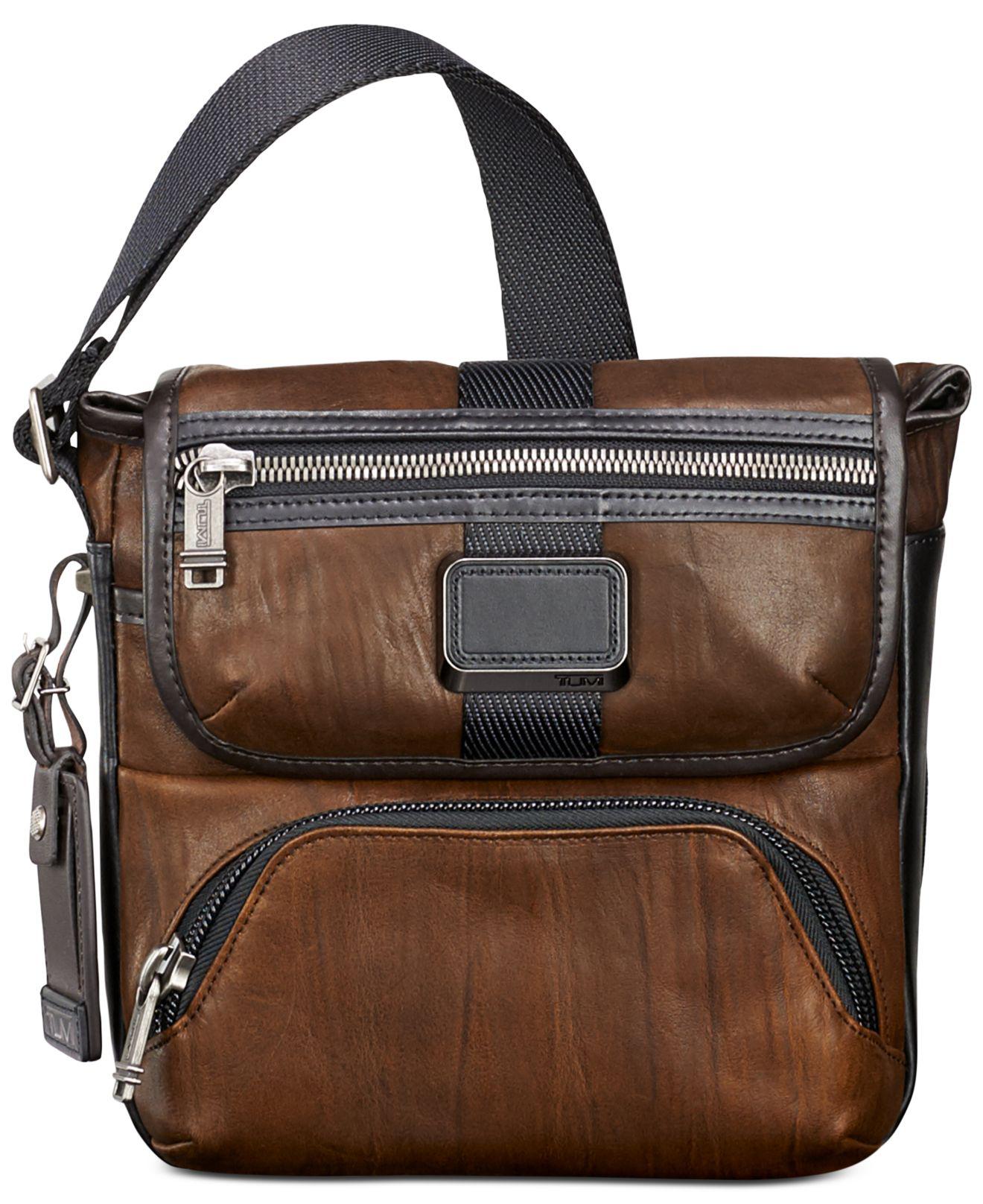 tumi man purse
