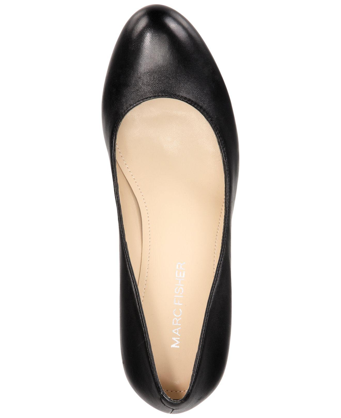 marc fisher sydnie platform pump