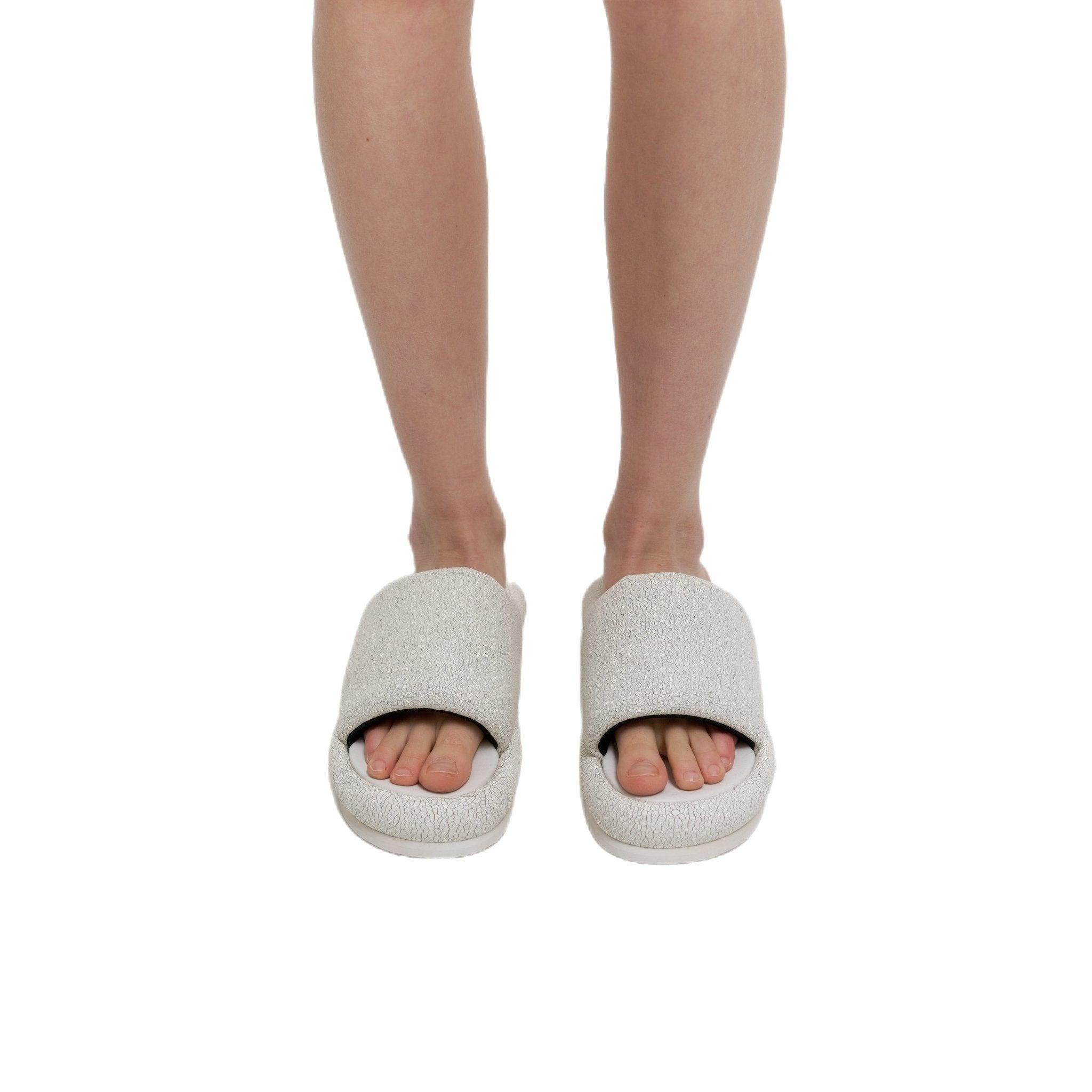 SMFK Compass Flat White Slippers in Metallic Lyst