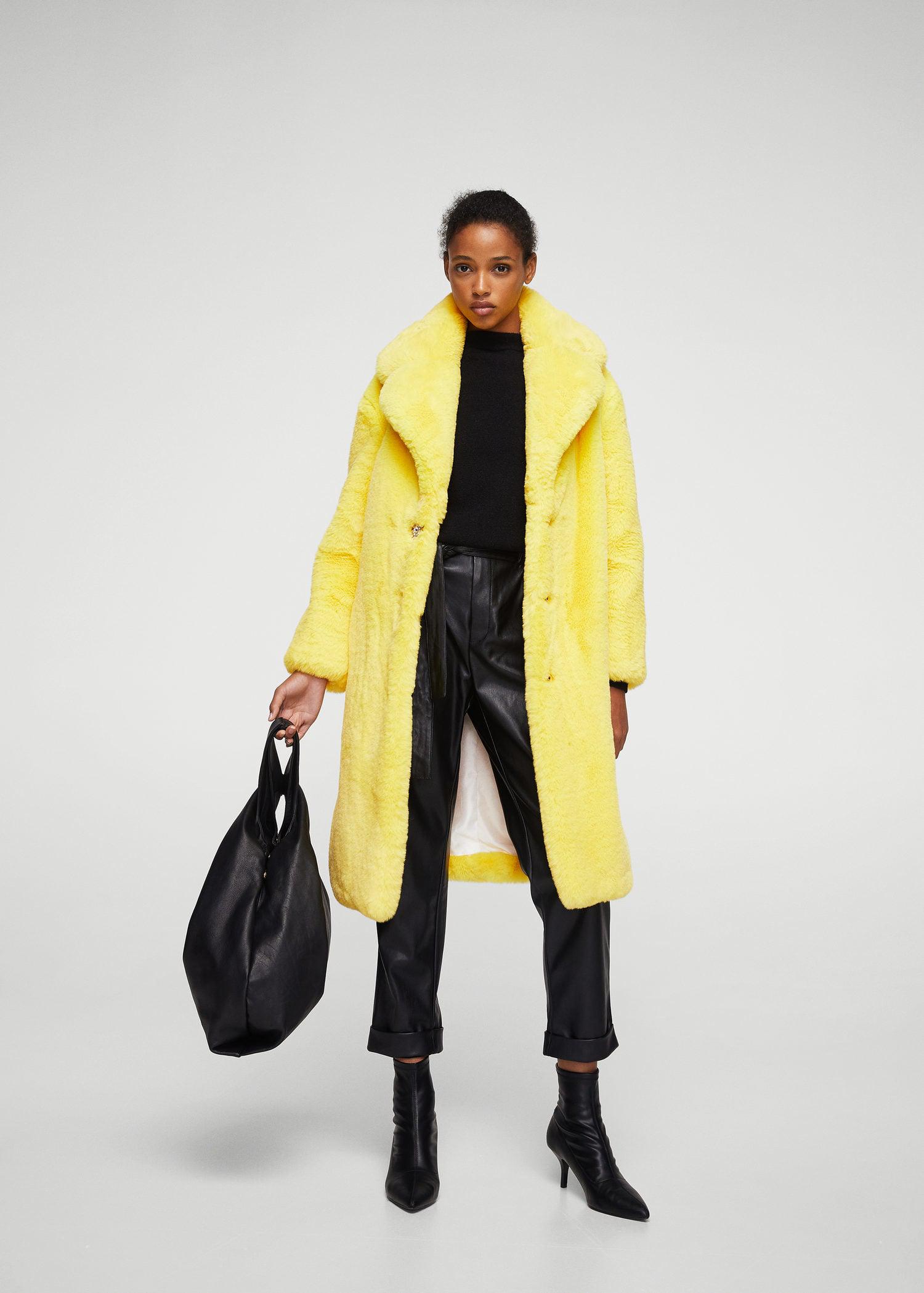 Эко шуба max mara teddy. Норковая шуба желтая короткая. Яркие искусственные шубы. Яркие искусственные шубки. Желтая шуба.