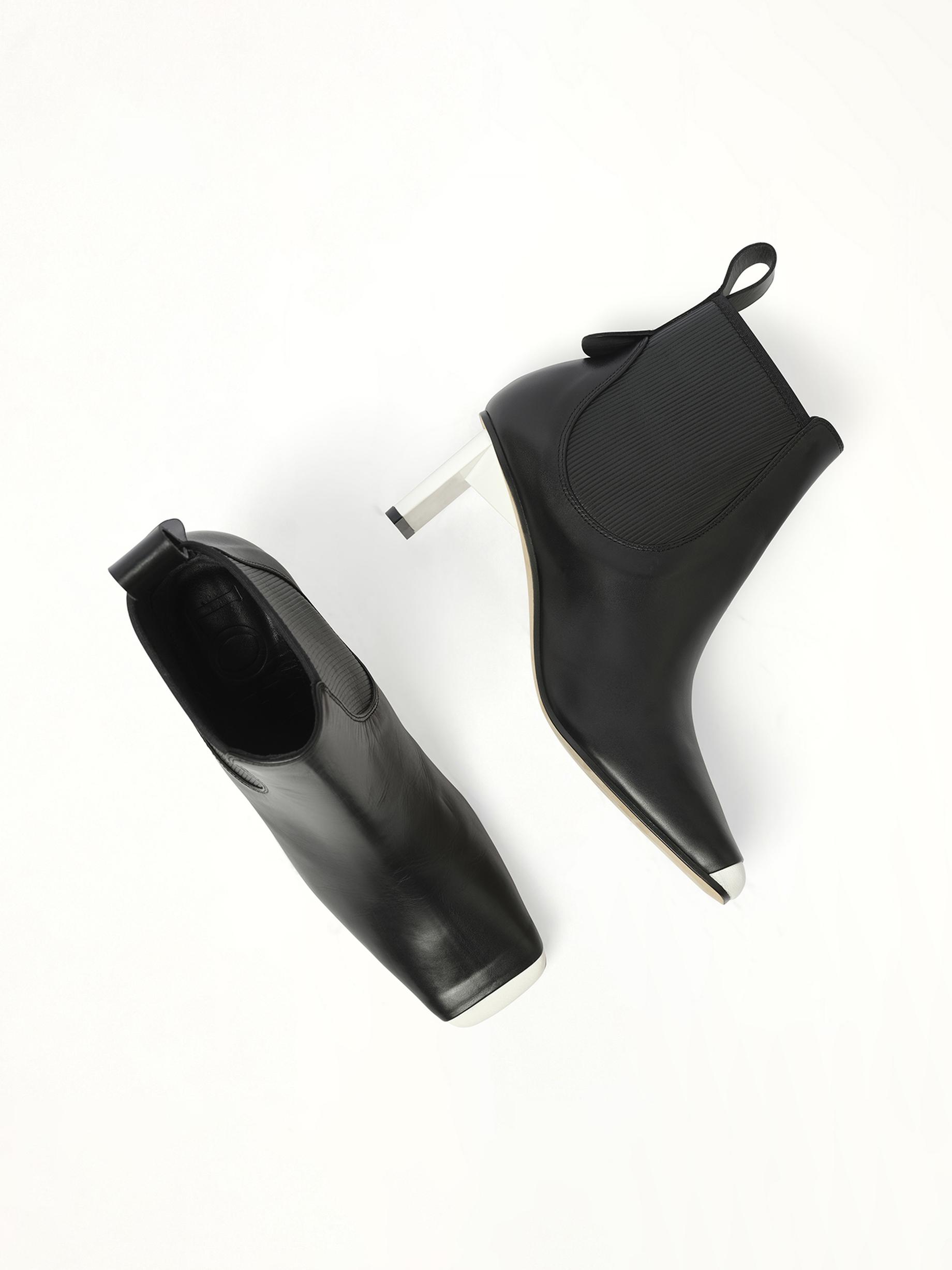 ショートブーツ・ブーティ LOEWE  Blade Heel Boot 70 in Black Loewe Blade Heel Boot 70 in Black | Lyst