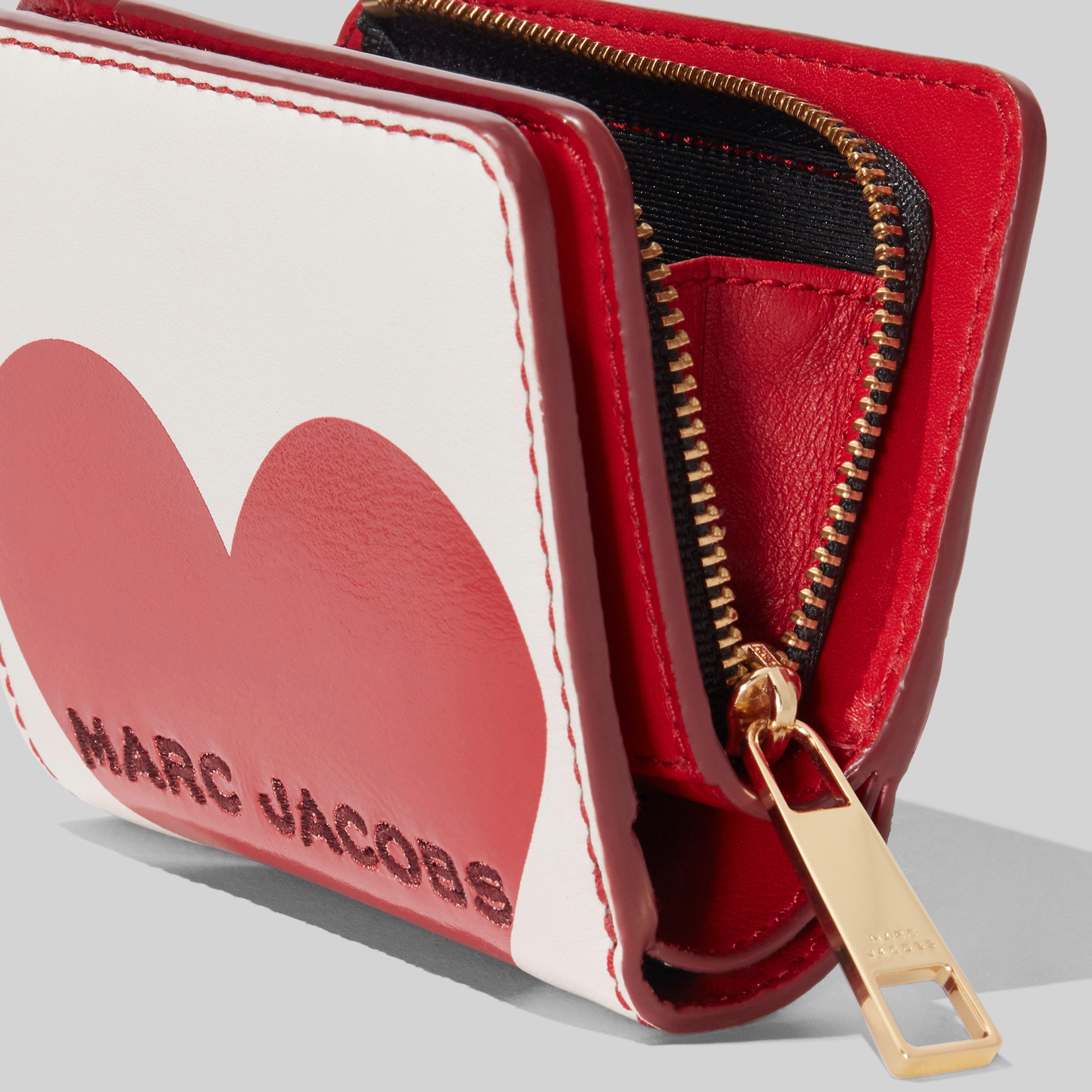 Marc Jacobs Leather Valentines Heart Mini Compact Wallet in White 
