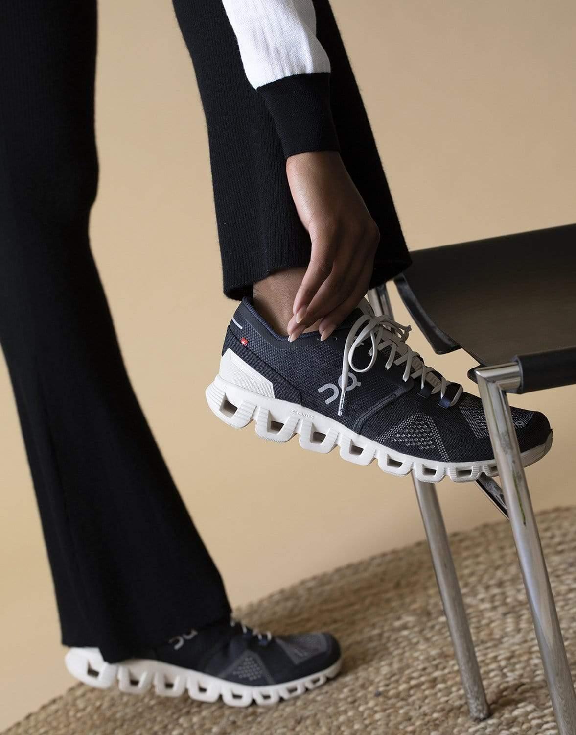 on running cloud x black