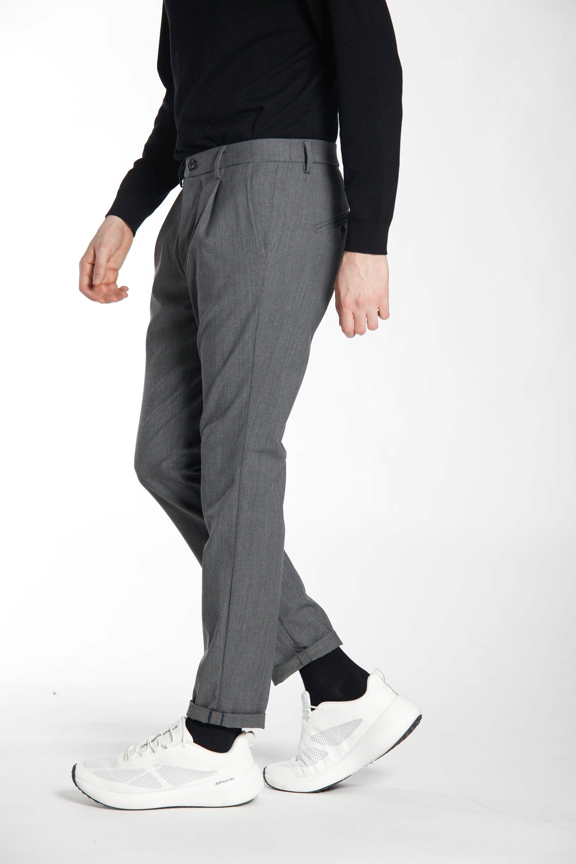 Mason's Osaka 1 Pinces Man Chino Pants In Wool With Pleats Carrot Fit in  Black for Men | Lyst