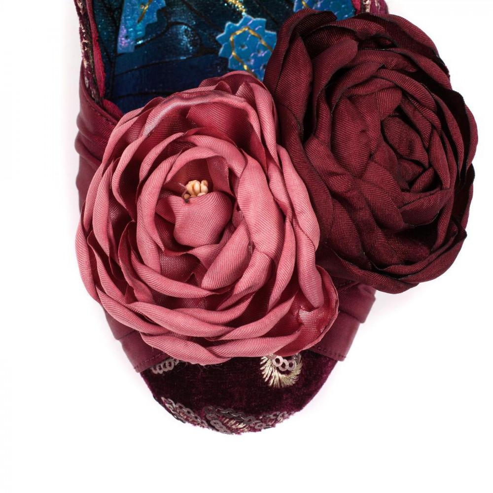 irregular choice upon thames