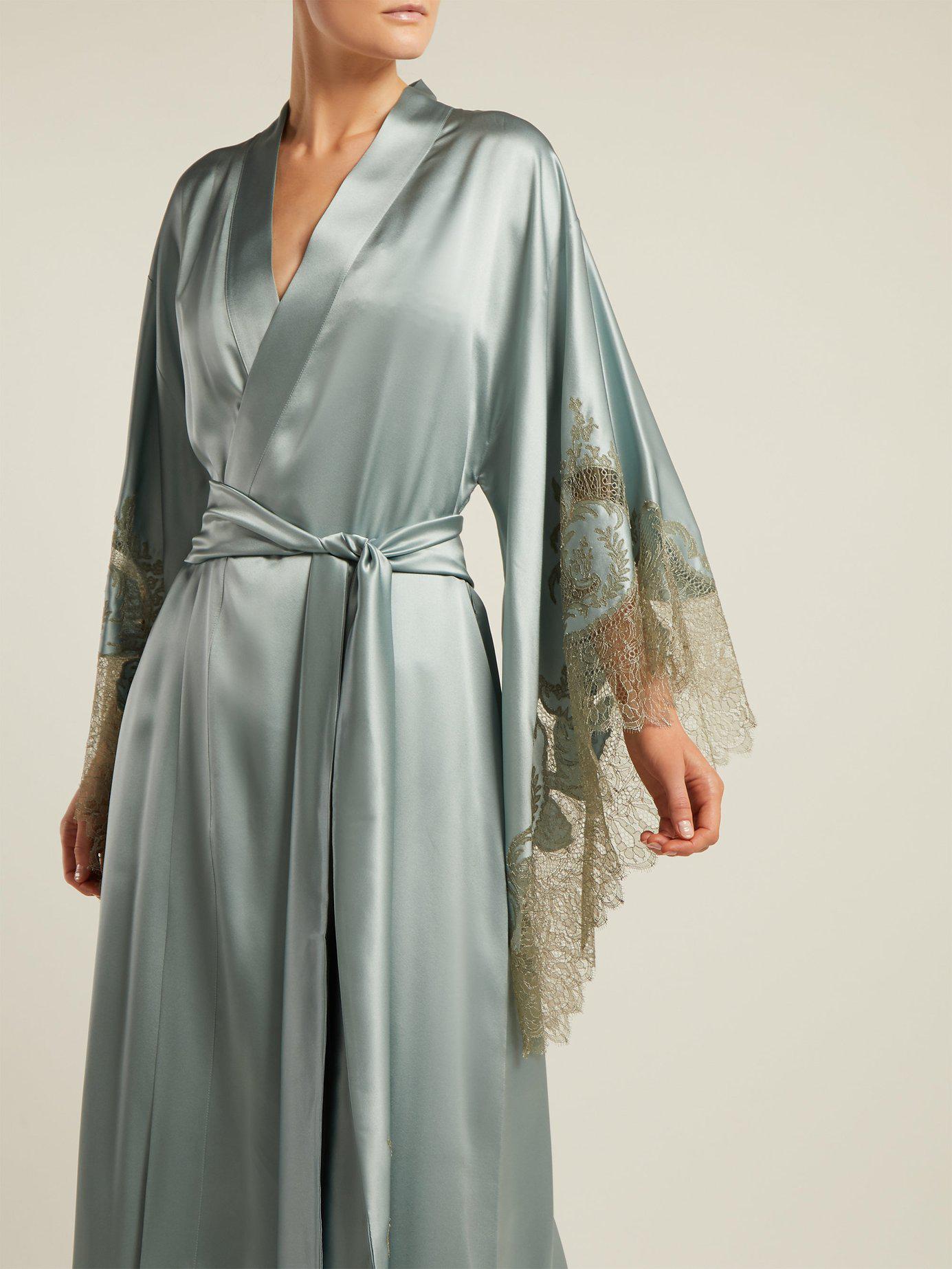 Carine Gilson Lace Trimmed Silk Kimono Robe in Light Blue (Blue) | Lyst
