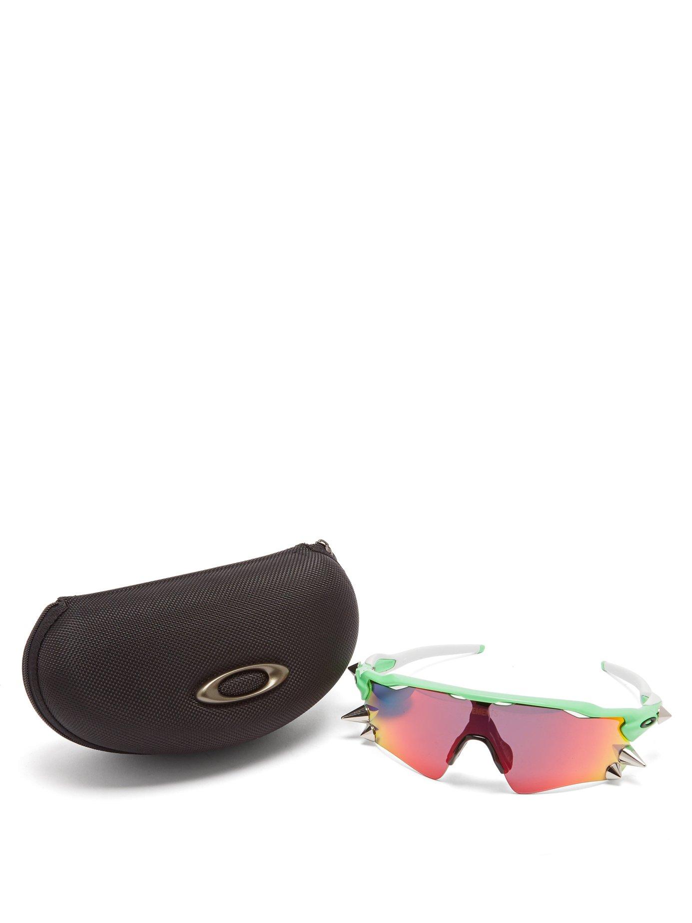 Vetements Oakley Spikes Sunglasses in Green for Men | Lyst
