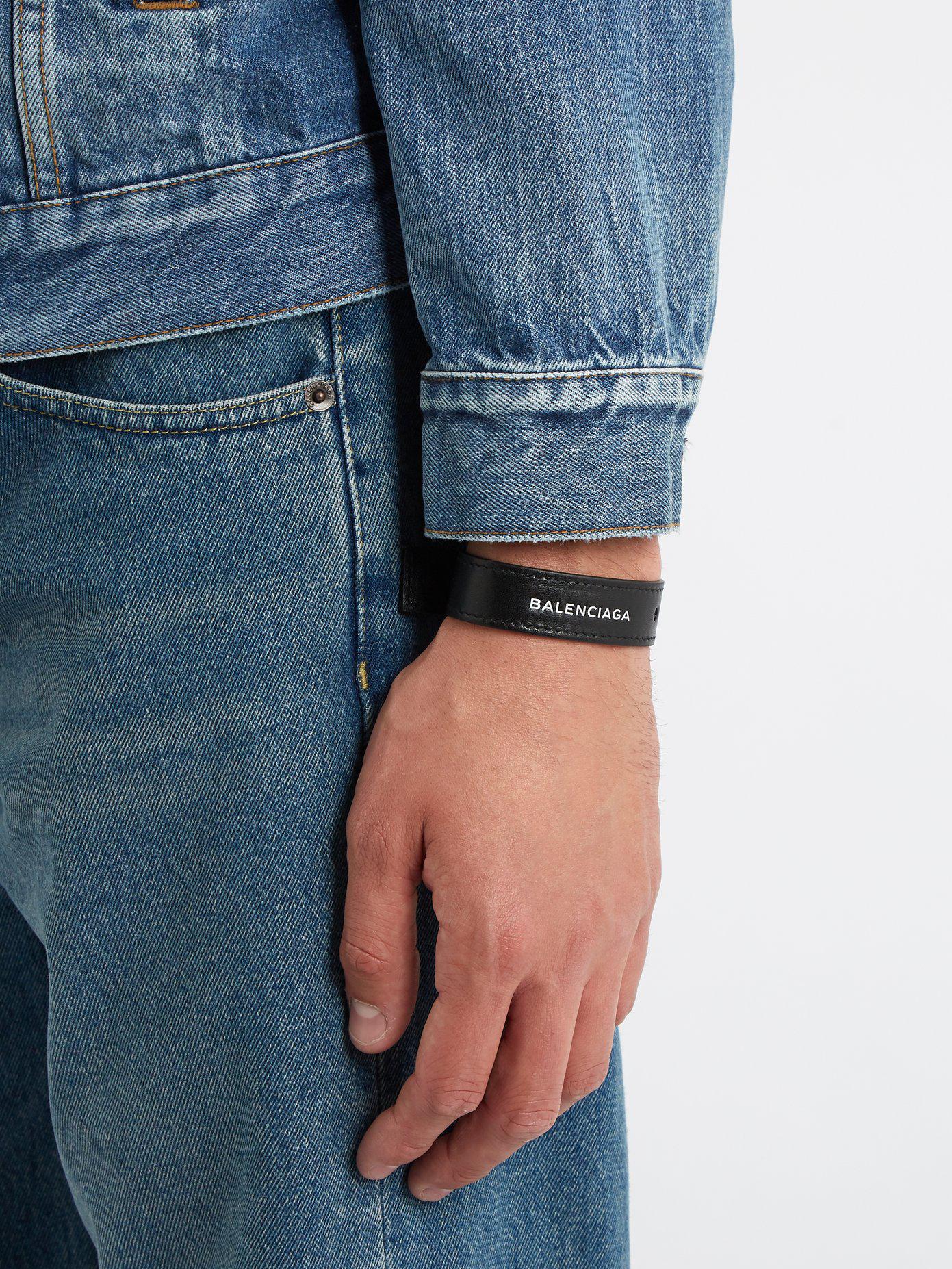 Balenciaga Logo-print Leather Bracelet in Black for Men | Lyst
