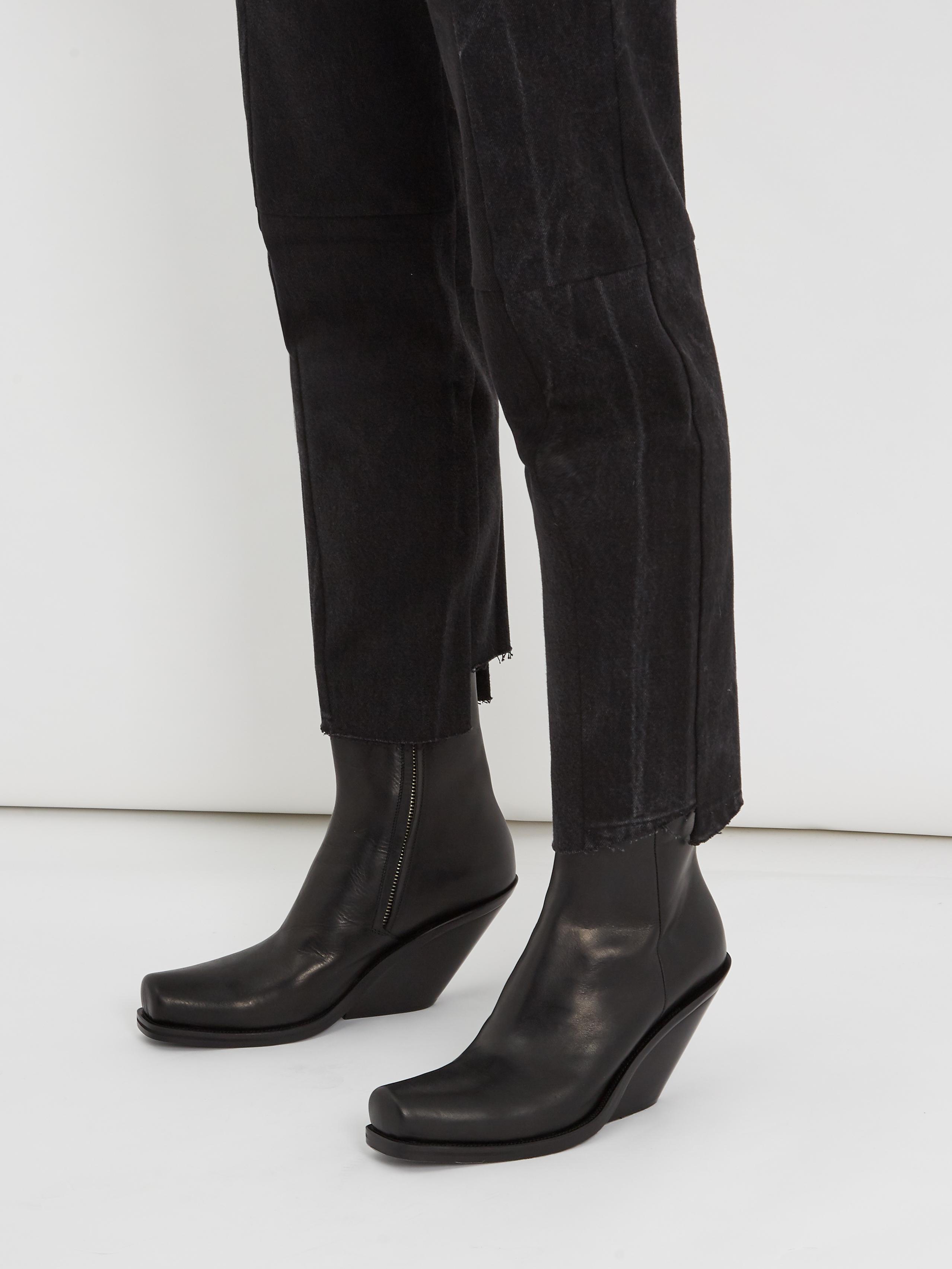 Vetements Slanted-heel Leather Ankle Boots in Black for Men - Lyst