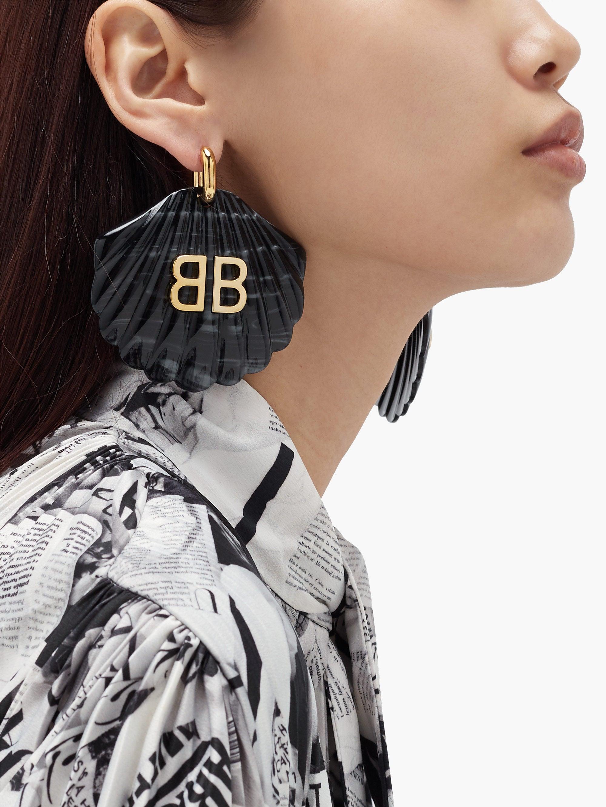 Balenciaga Mermaid Bb-logo Shell Drop Earrings in Black | Lyst