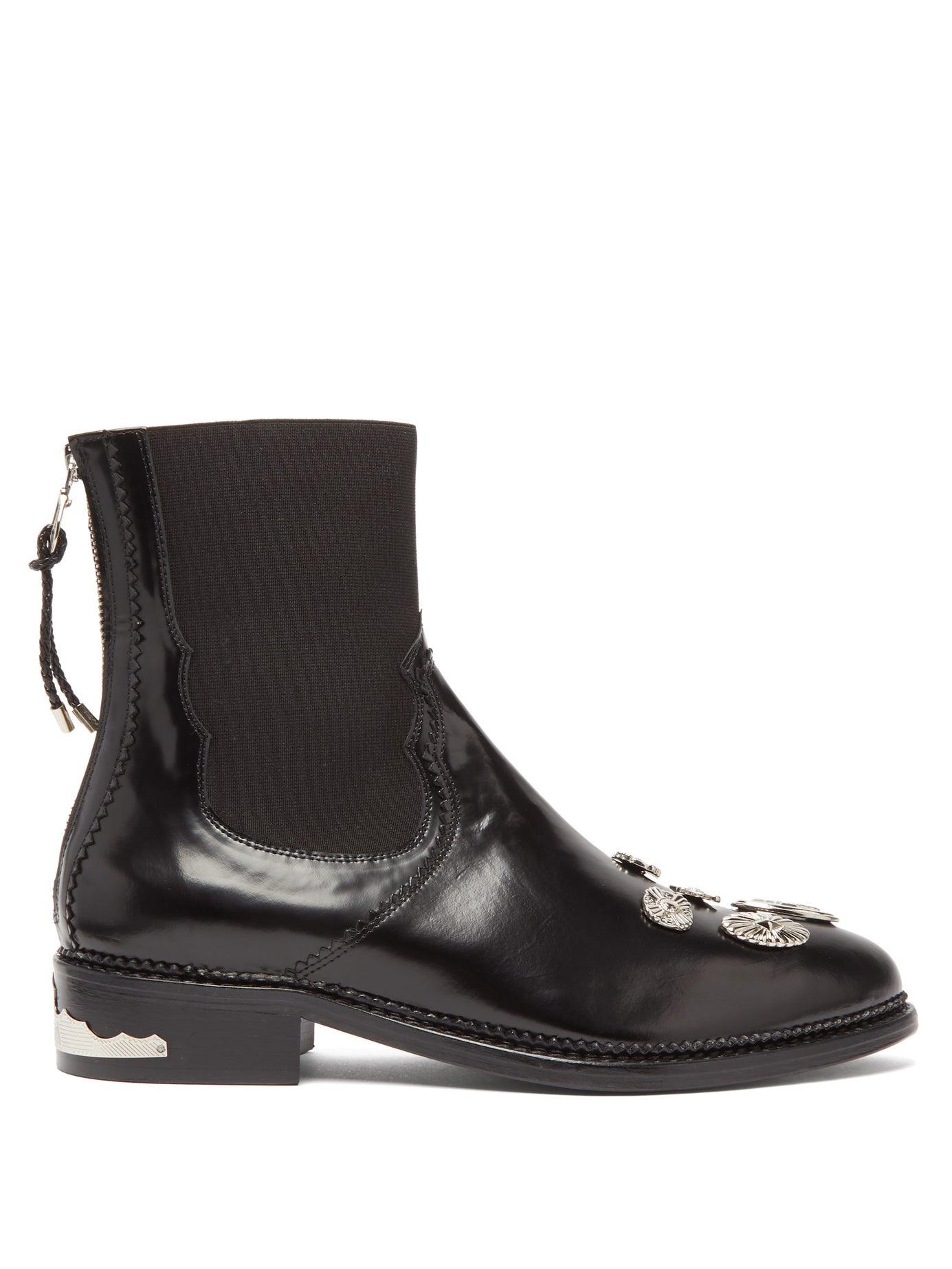 Toga Western Badge Embellished Leather Chelsea Boots in Black - Lyst