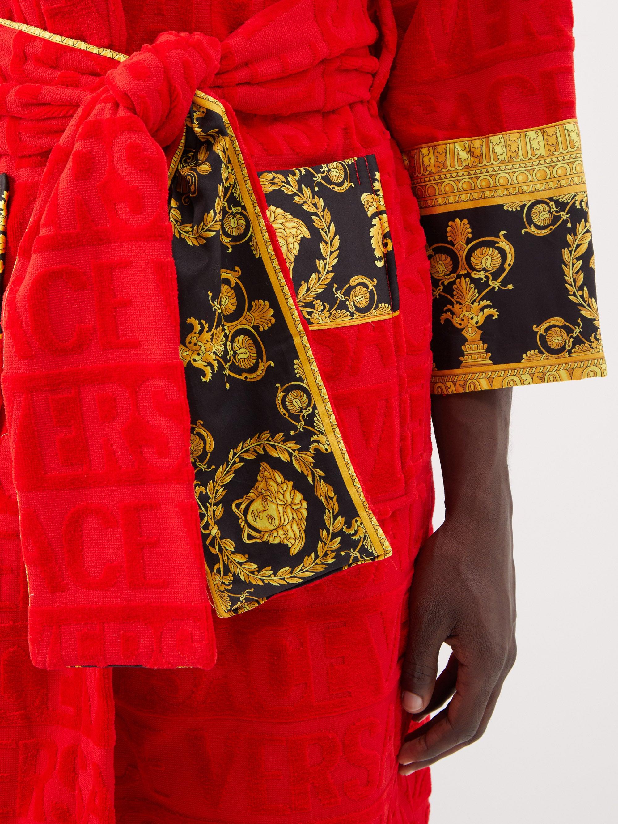 Save 27% Mens Clothing Nightwear and sleepwear Versace I Love Baroque Logo-jacquard Cotton Bathrobe in Red for Men 
