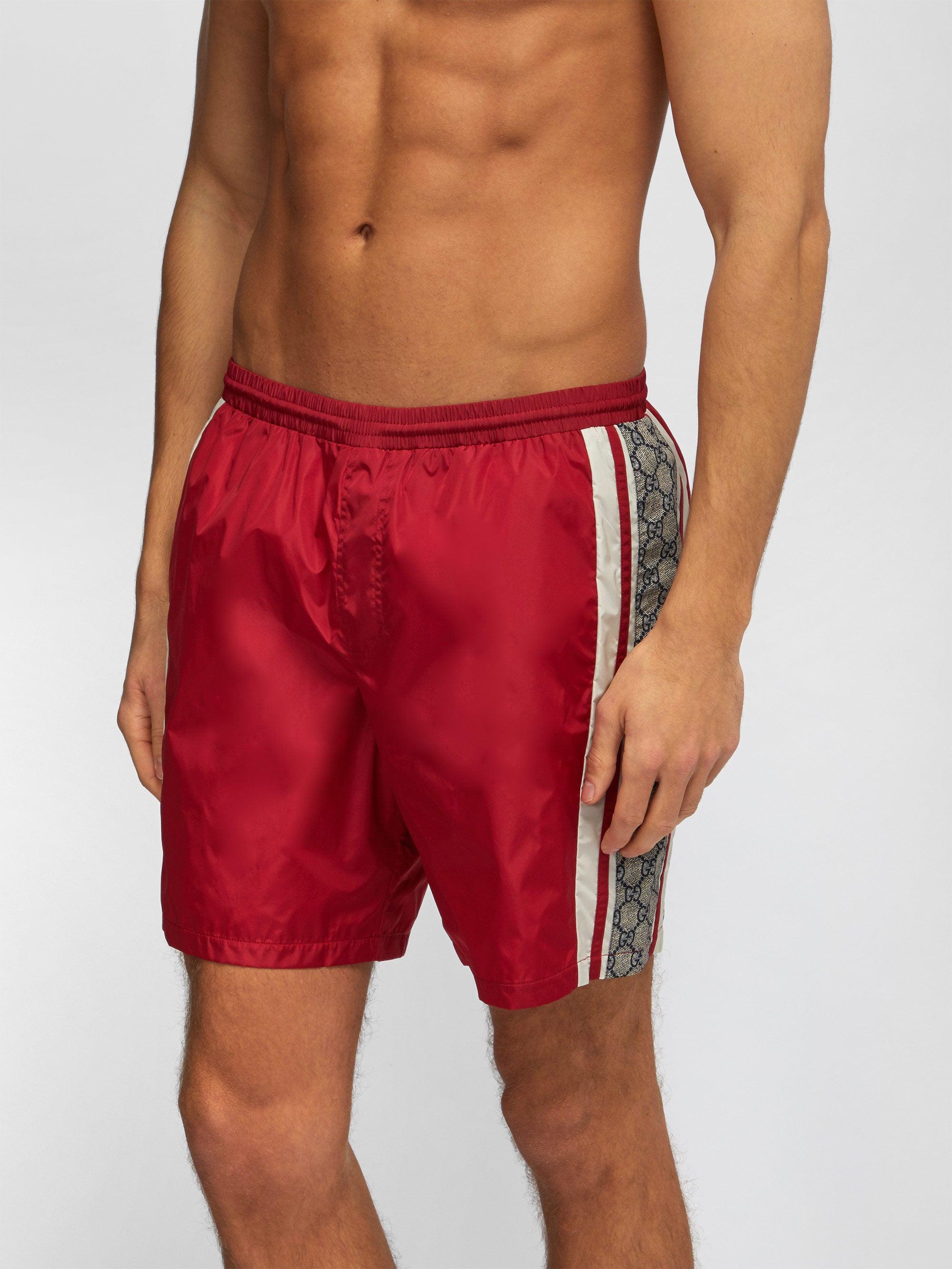 Gucci GG Supreme Logo Swim Shorts in Red for Men Save 29 Lyst