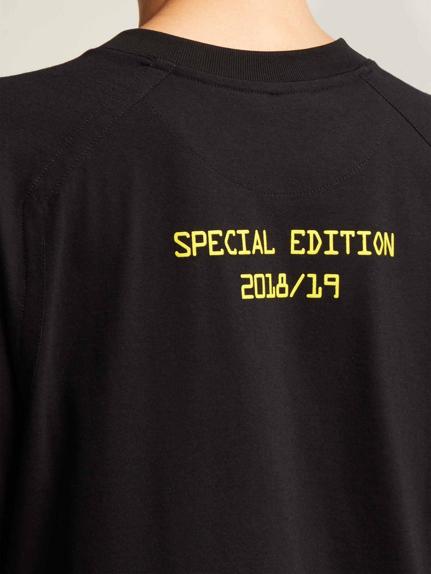 red and yellow tshirt