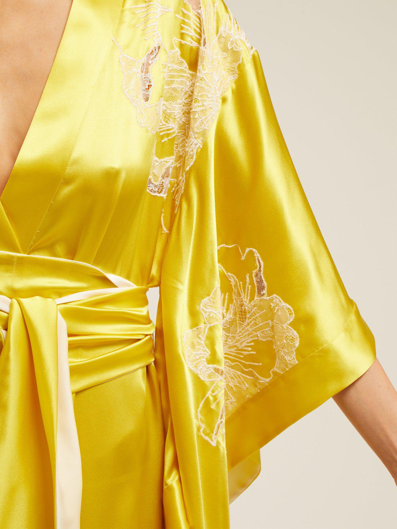 Carine Gilson Floral Embroidered Silk Satin Kimono Robe in Yellow | Lyst