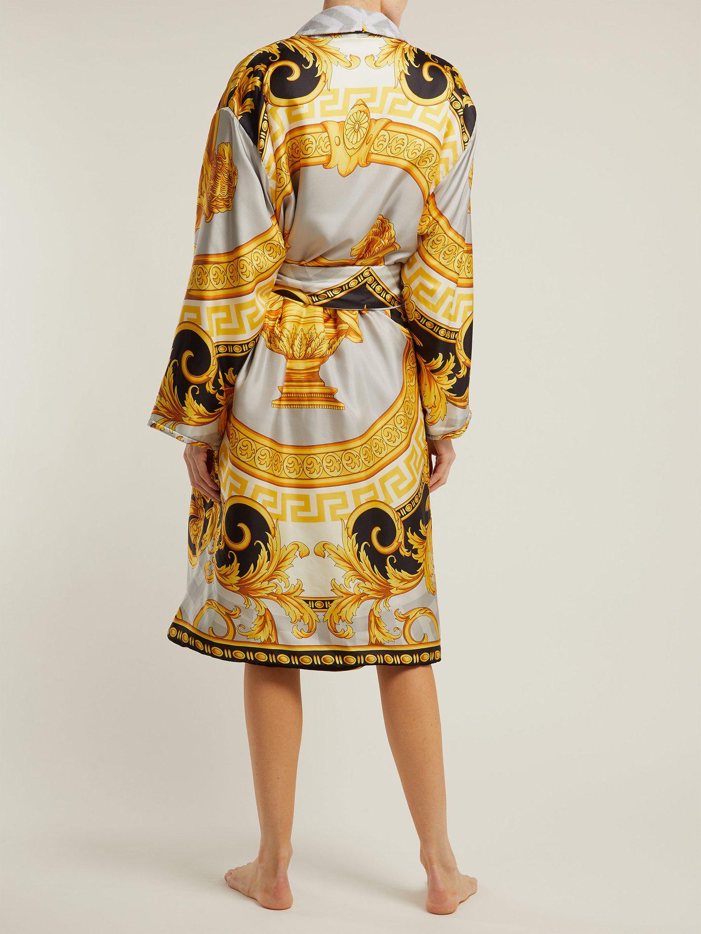 Versace La Coupe Des Dieux Baroque Print Silk Robe in Yellow | Lyst