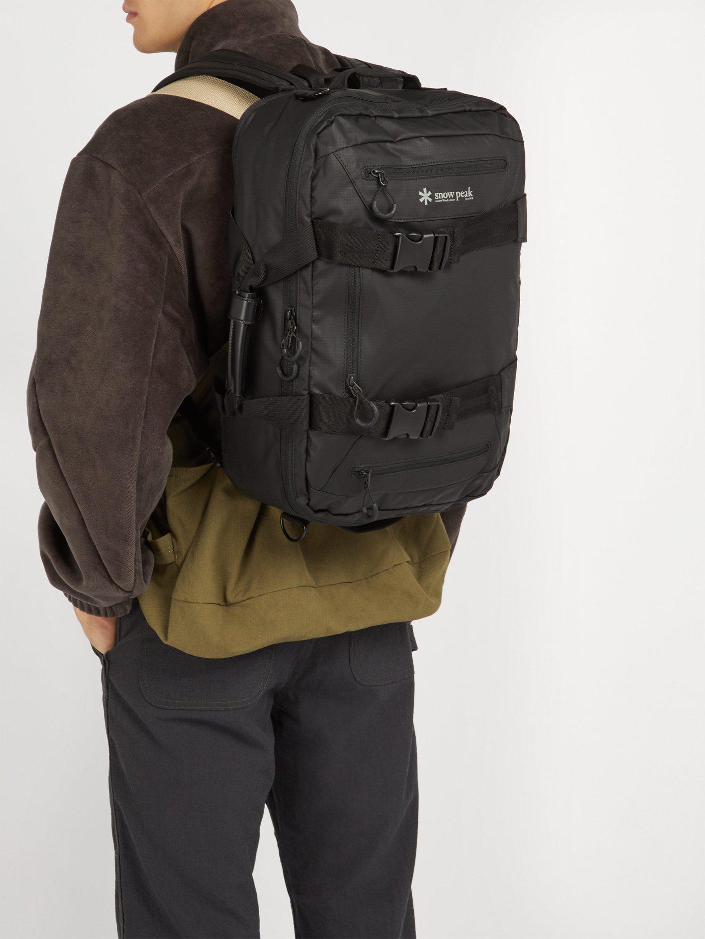 snow peak backpack