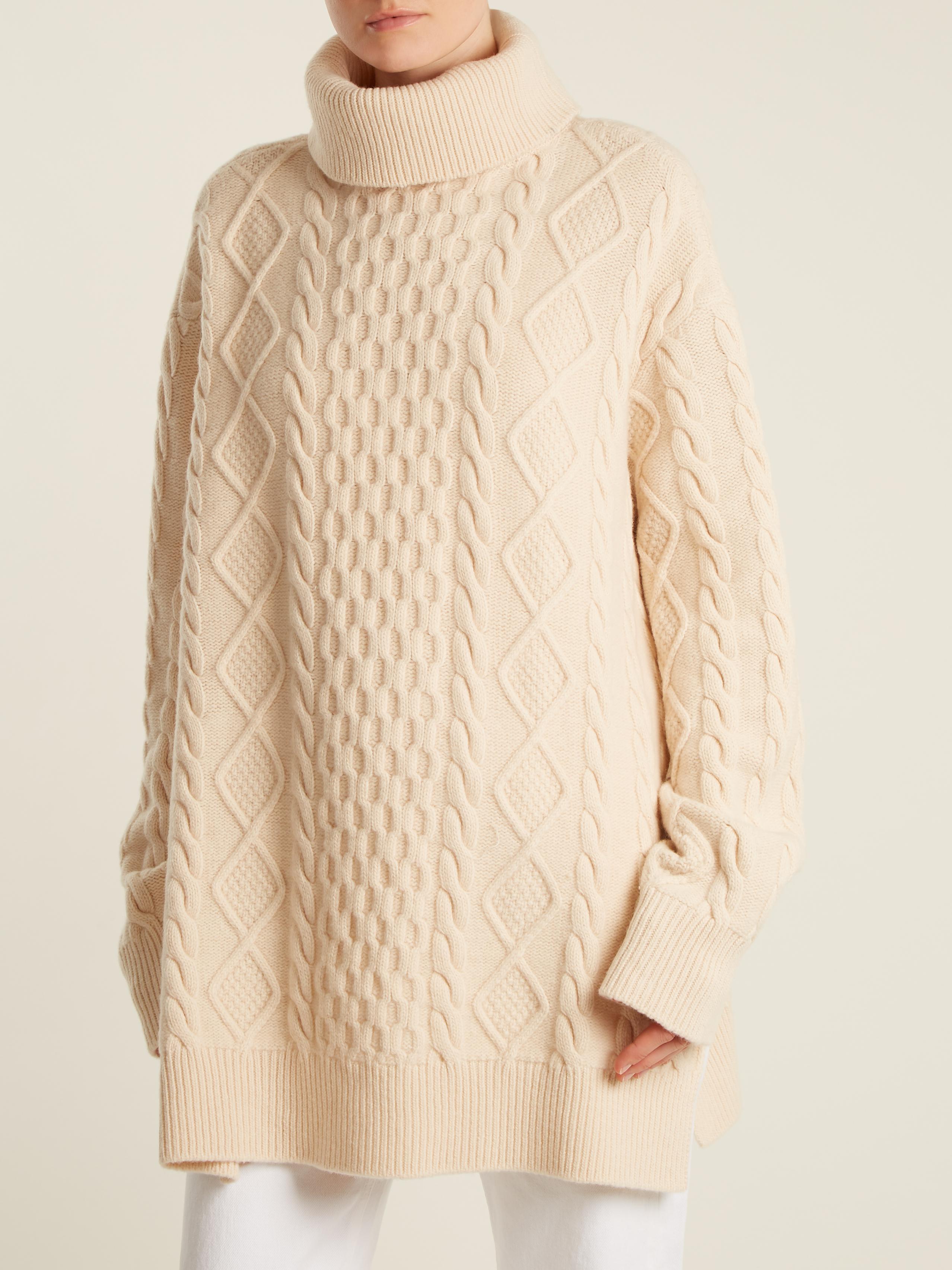 Raey Split-side Roll-neck Wool Cable Sweater in Cream (Natural) - Lyst