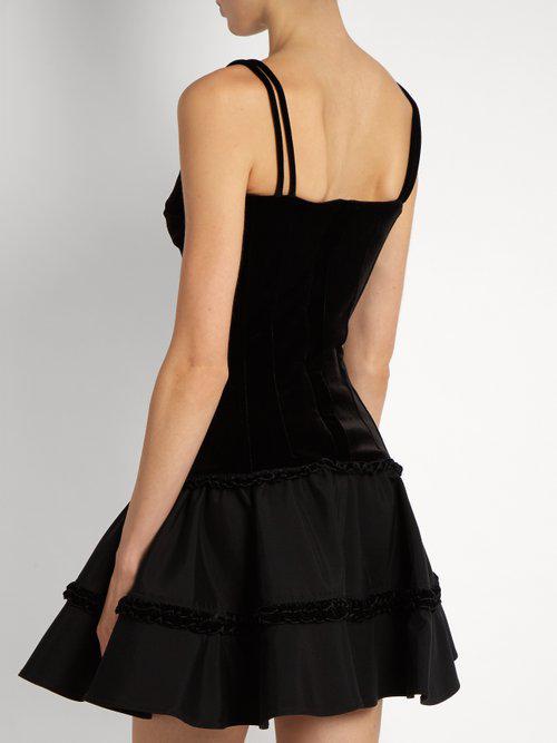 black velvet dress sweetheart neckline