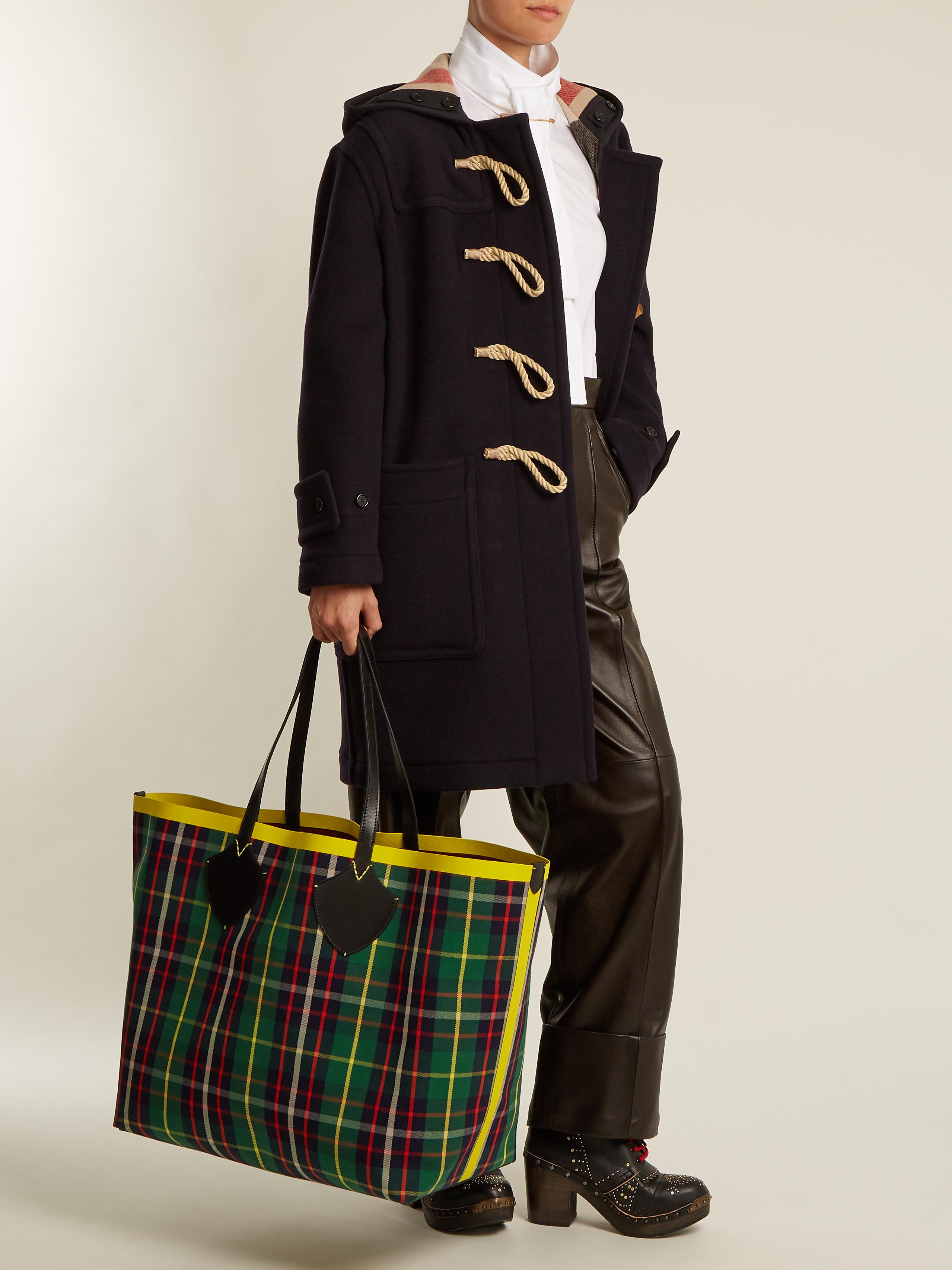Burberry plaid hotsell tote bag