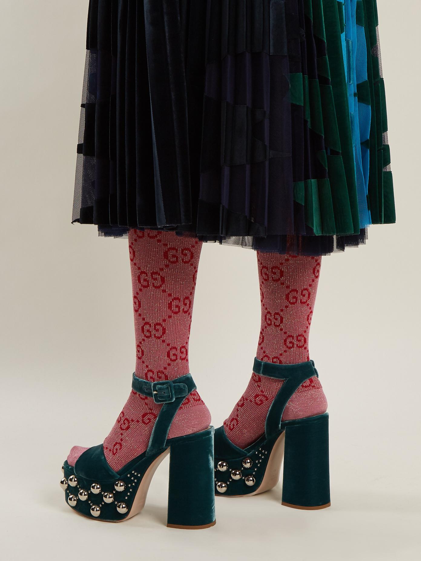 Lyst Gucci Gg Supreme Metallic Socks in Pink