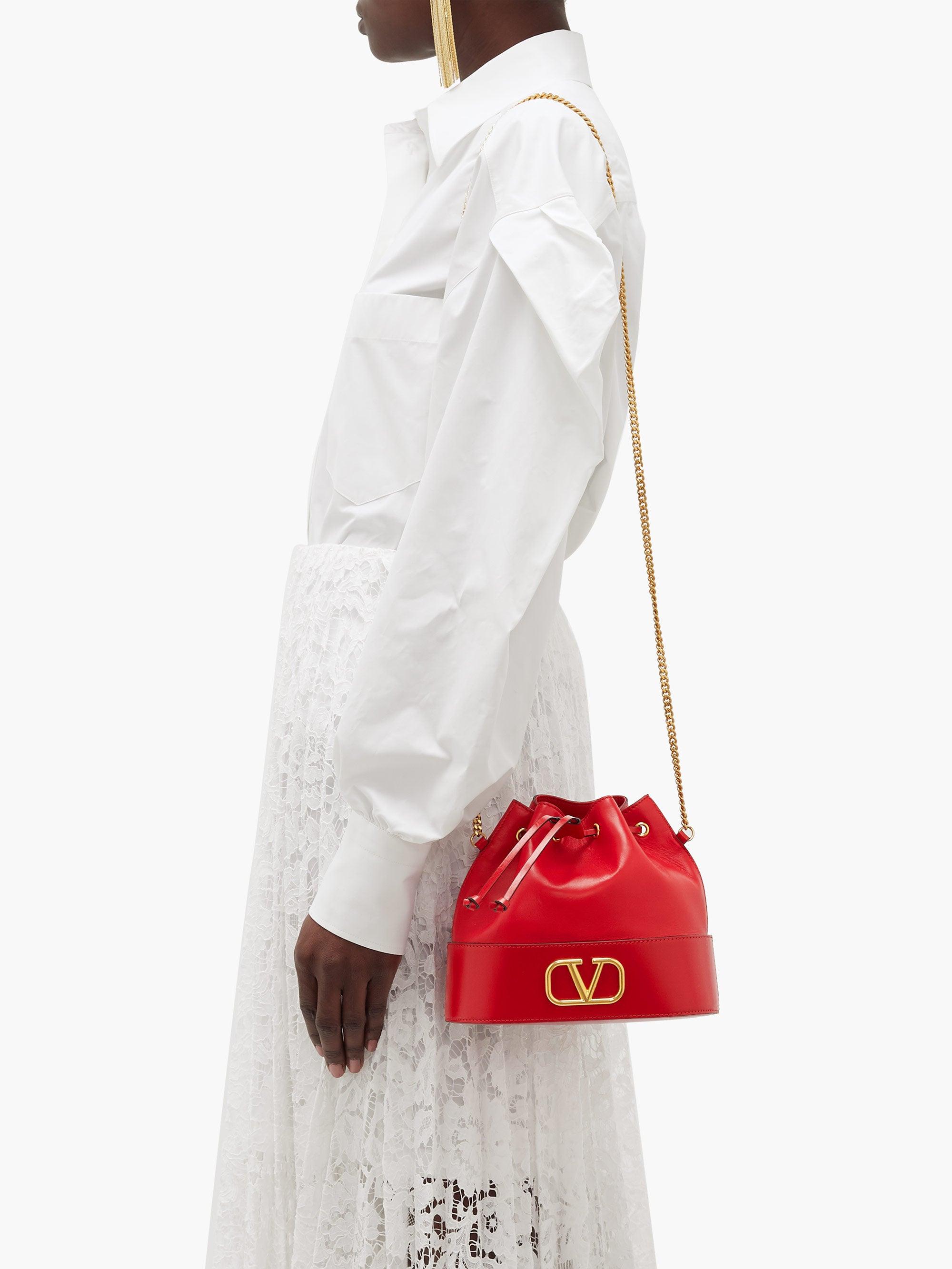 valentino v logo bucket bolsa