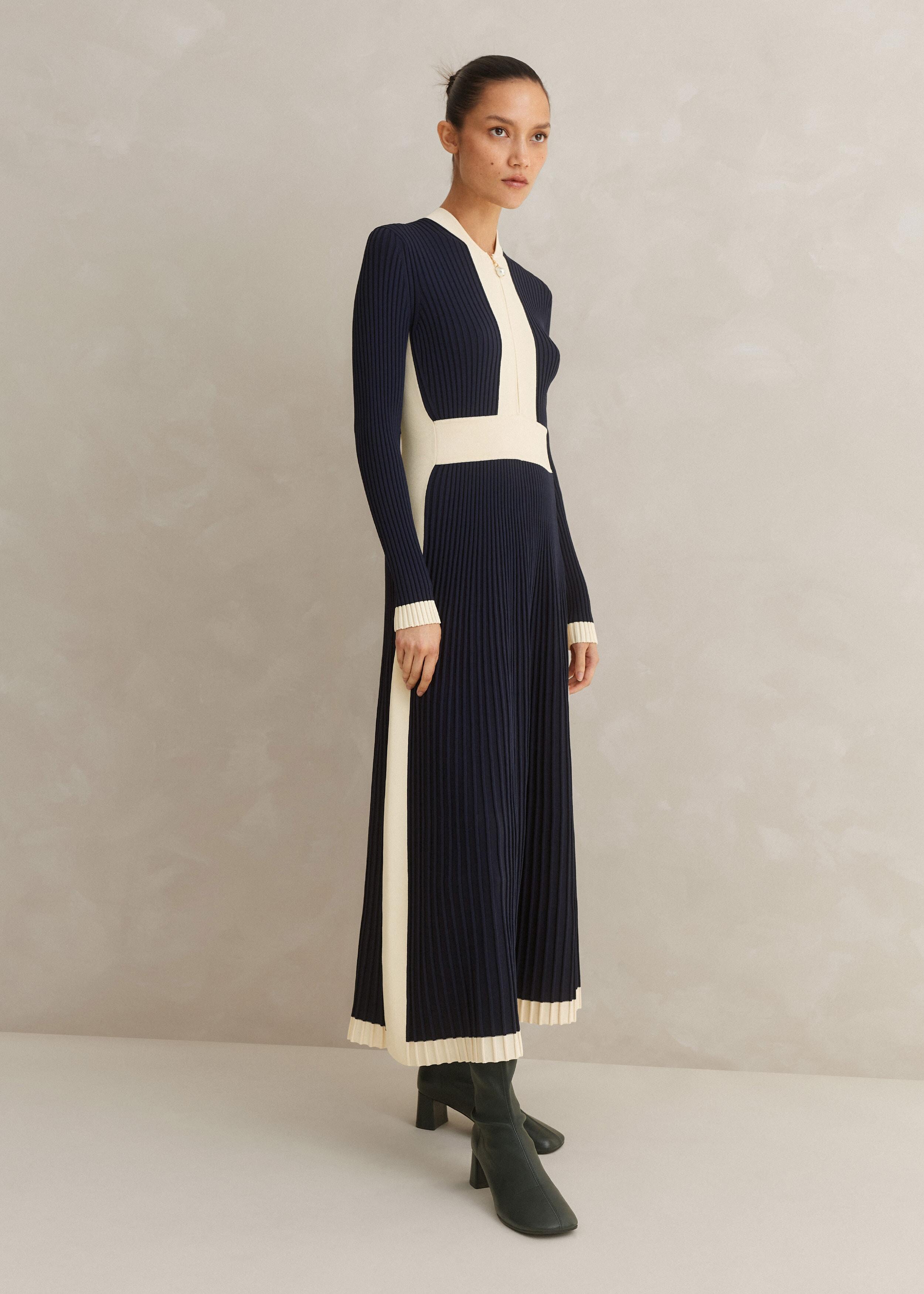 maxi dress with cinched waist Short Sleeve Cinch Waist Solid Maxi Dress