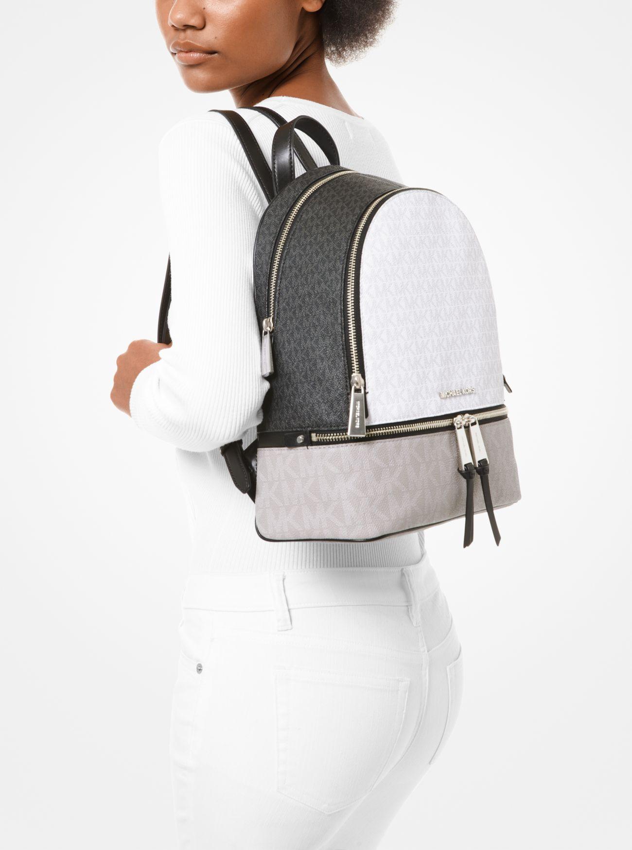 Den sandsynlige svimmelhed Fruity Michael Kors Rhea Medium Color-block Logo Backpack in White | Lyst