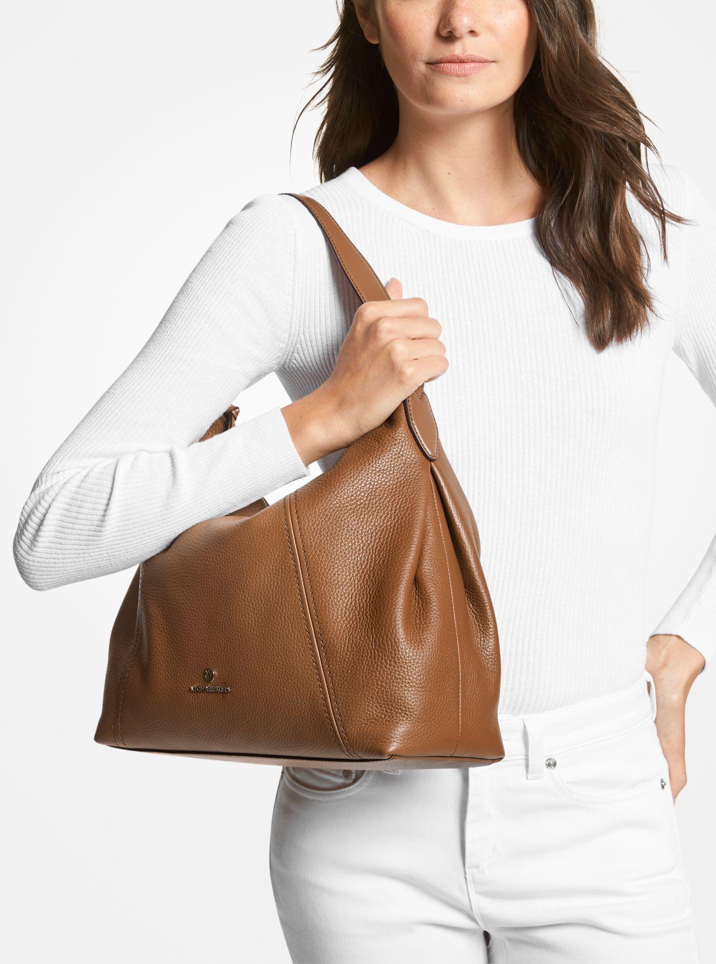 farvning falsk Eftermæle Michael Kors Sienna Large Pebbled Leather Shoulder Bag in Brown - Lyst