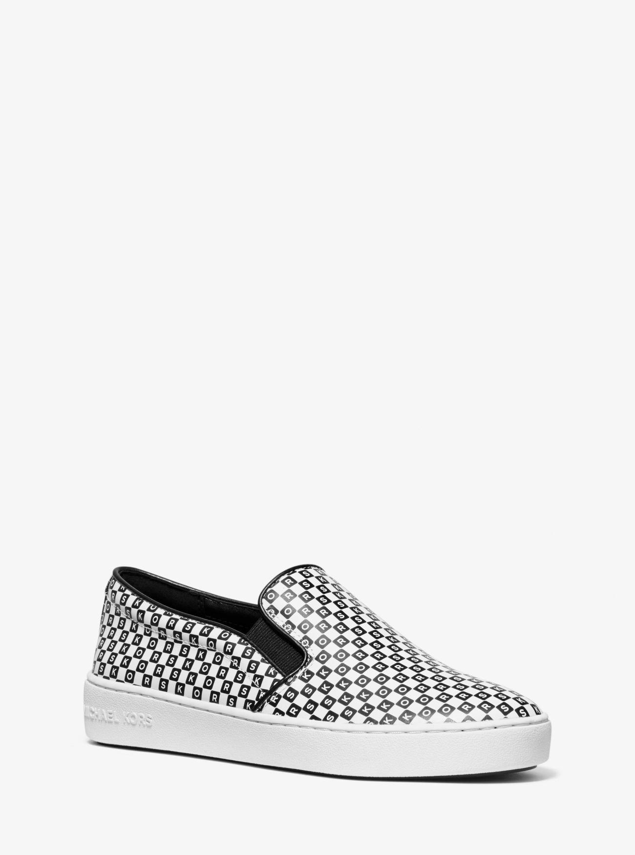 womens strappy flats
